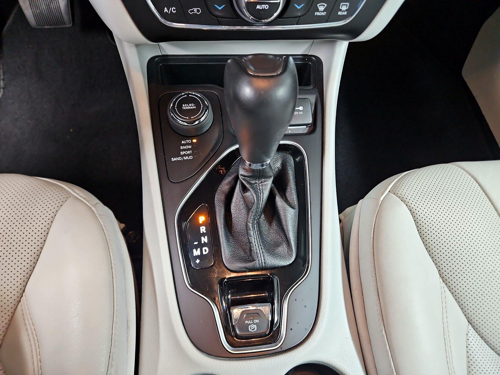 Thumbnail: 2021 Jeep Cherokee - 18