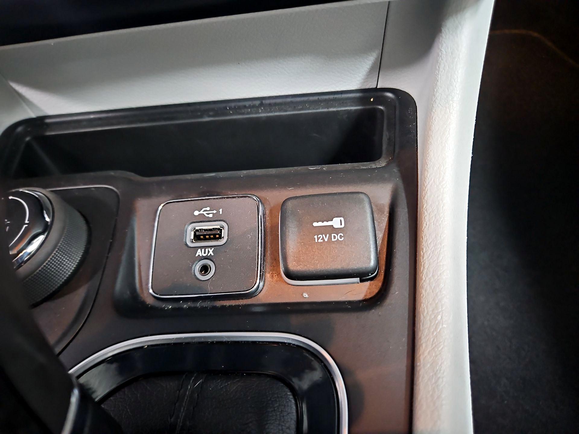 Thumbnail: 2021 Jeep Cherokee - 19