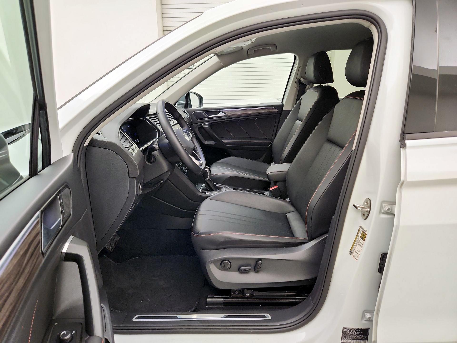 Thumbnail: 2024 Volkswagen Tiguan - 11