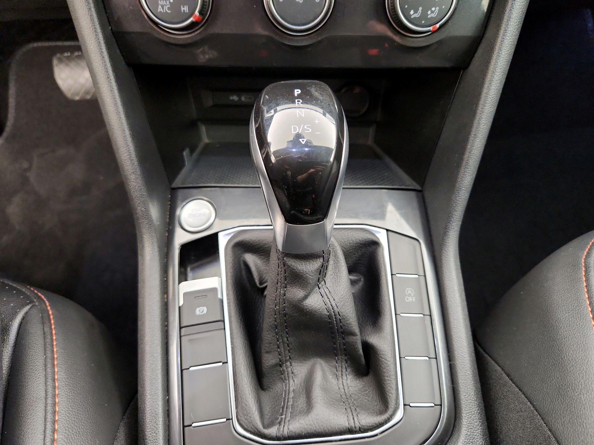 Thumbnail: 2024 Volkswagen Tiguan - 17