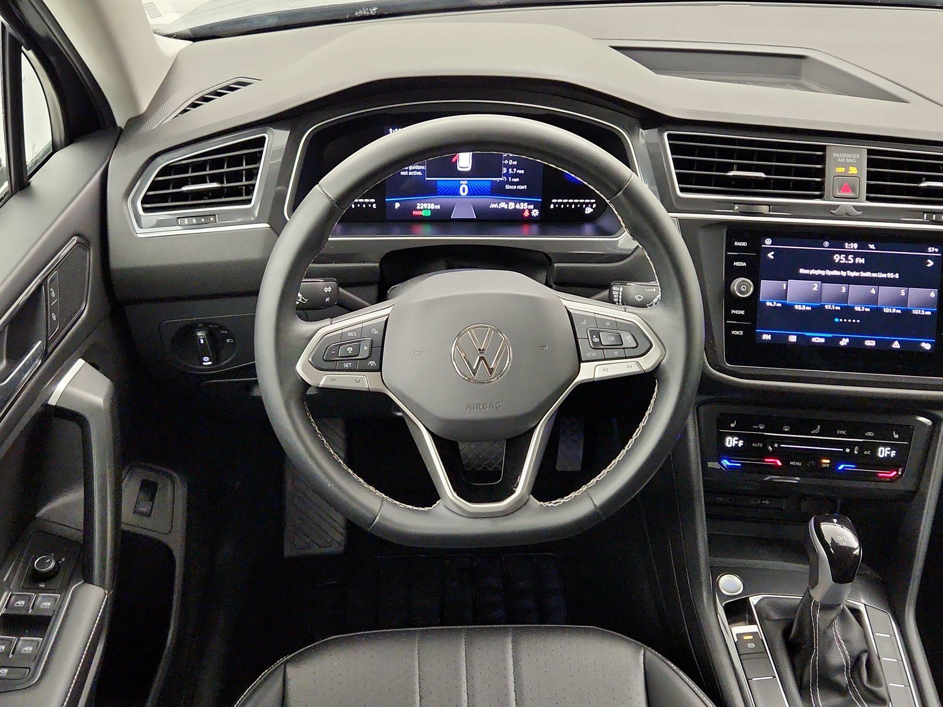 Thumbnail: 2024 Volkswagen Tiguan - 10