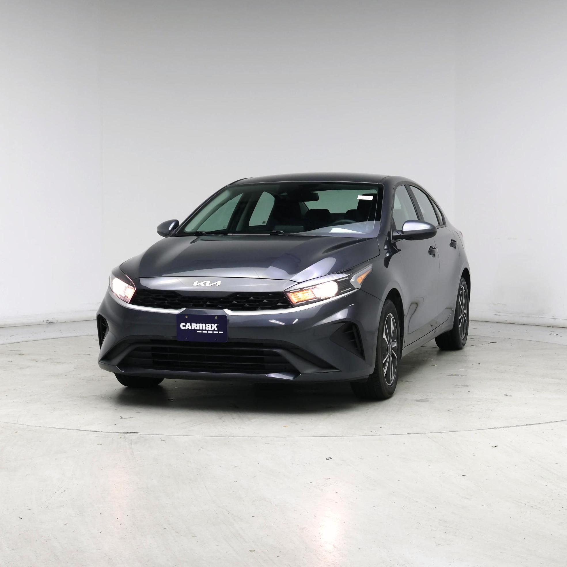 Thumbnail: 2023 Kia Forte - 4