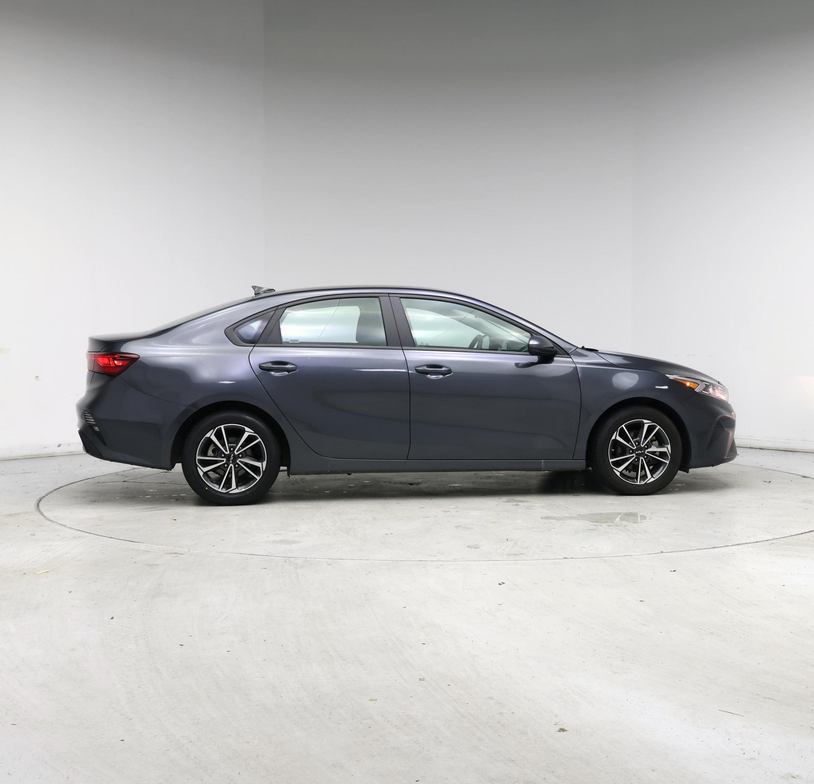 Thumbnail: 2023 Kia Forte - 7