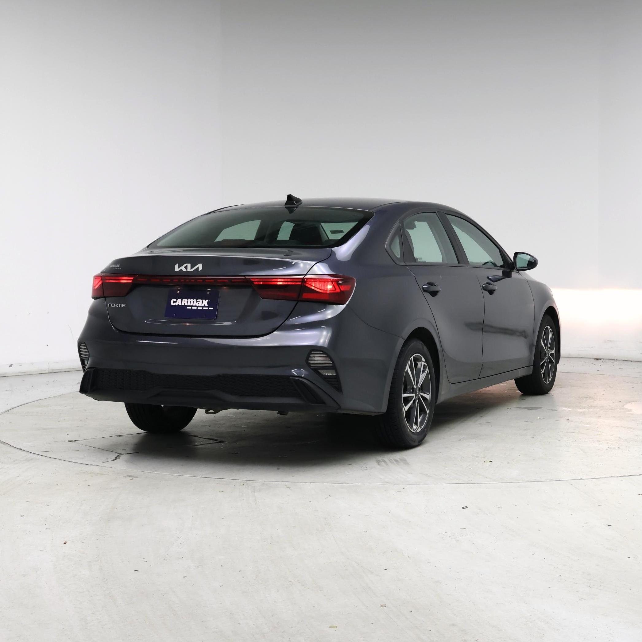 Thumbnail: 2023 Kia Forte - 8