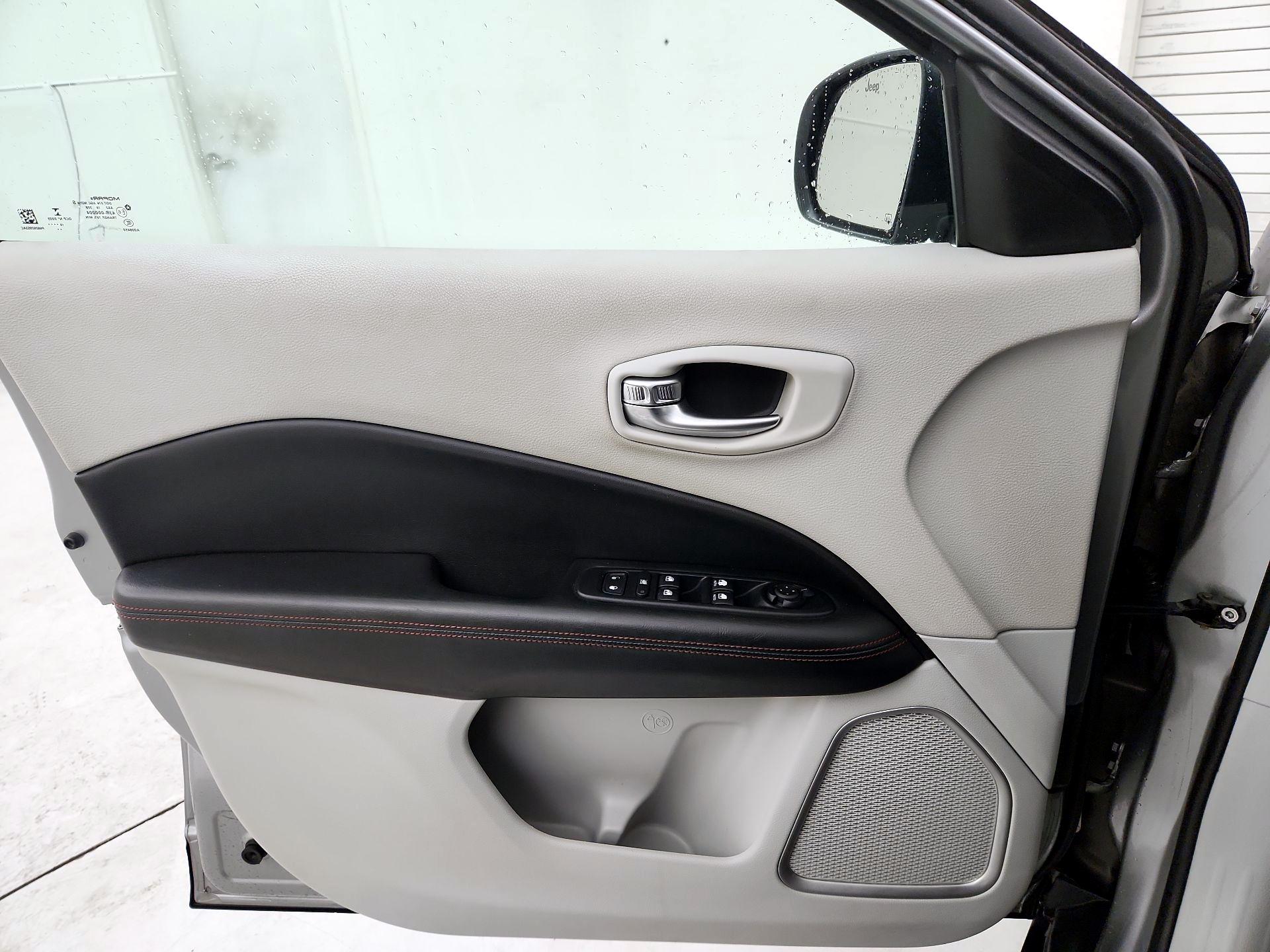 Thumbnail: 2020 Jeep Compass - 12