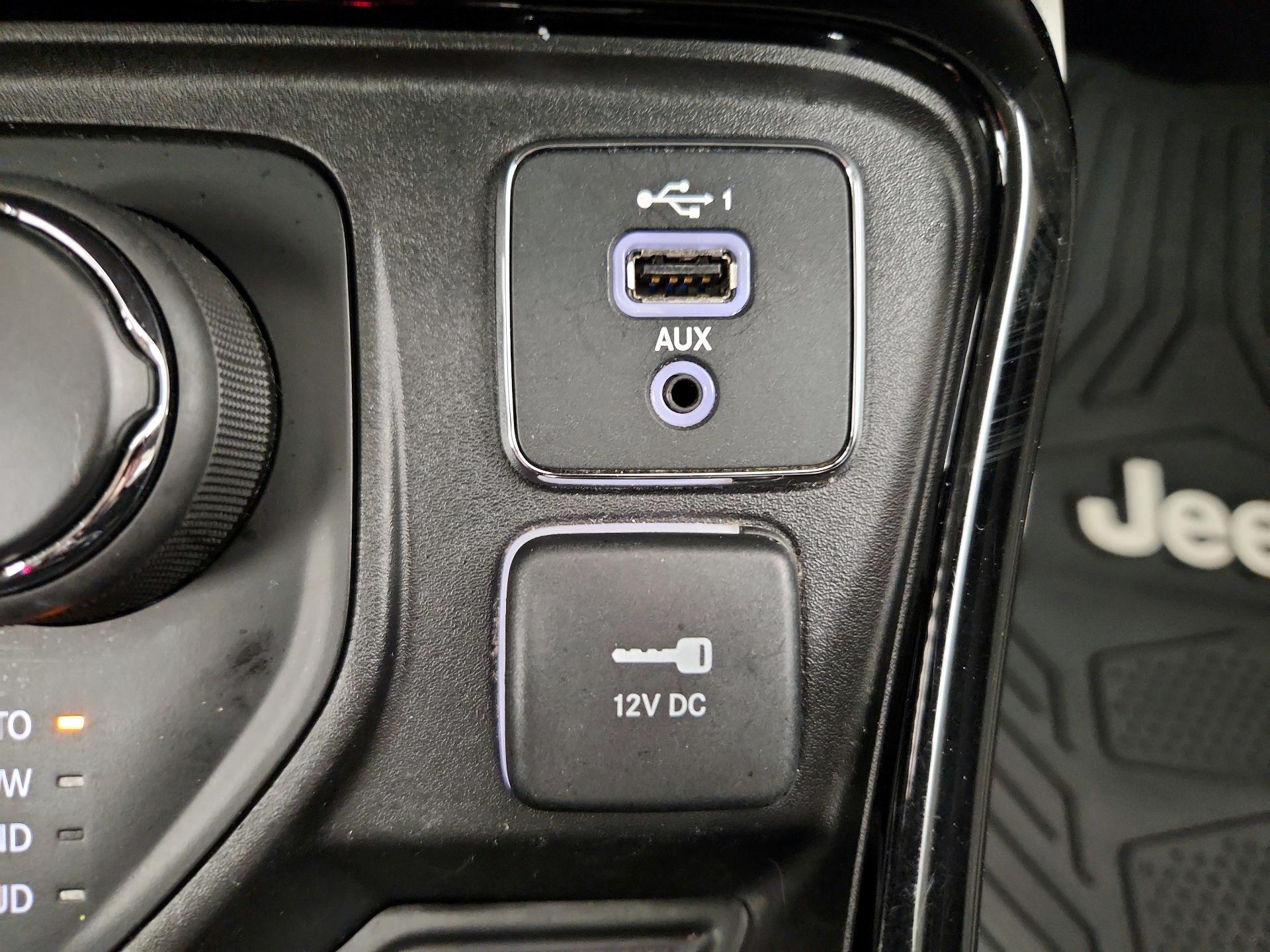 Thumbnail: 2020 Jeep Compass - 18