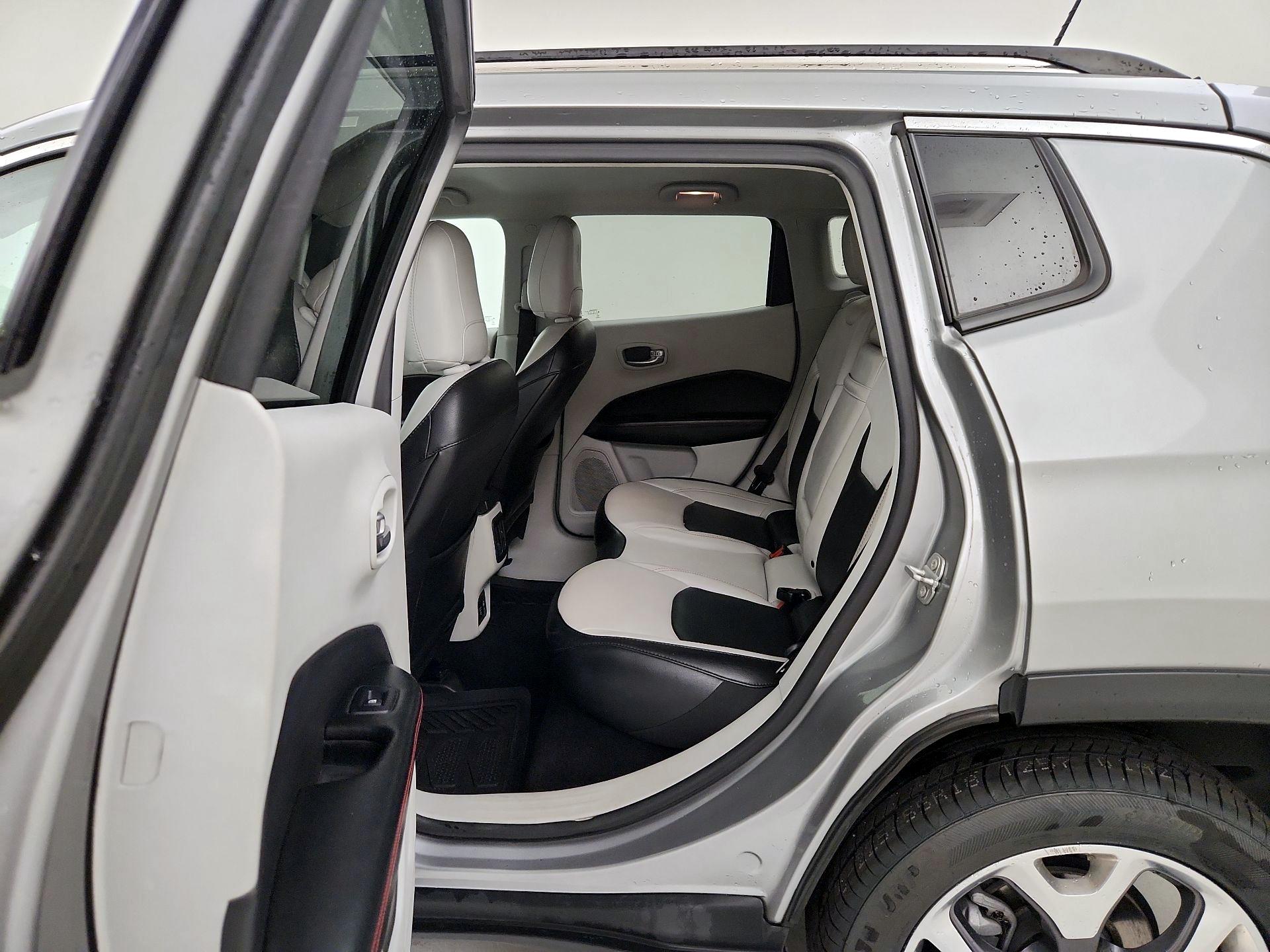 Thumbnail: 2020 Jeep Compass - 19