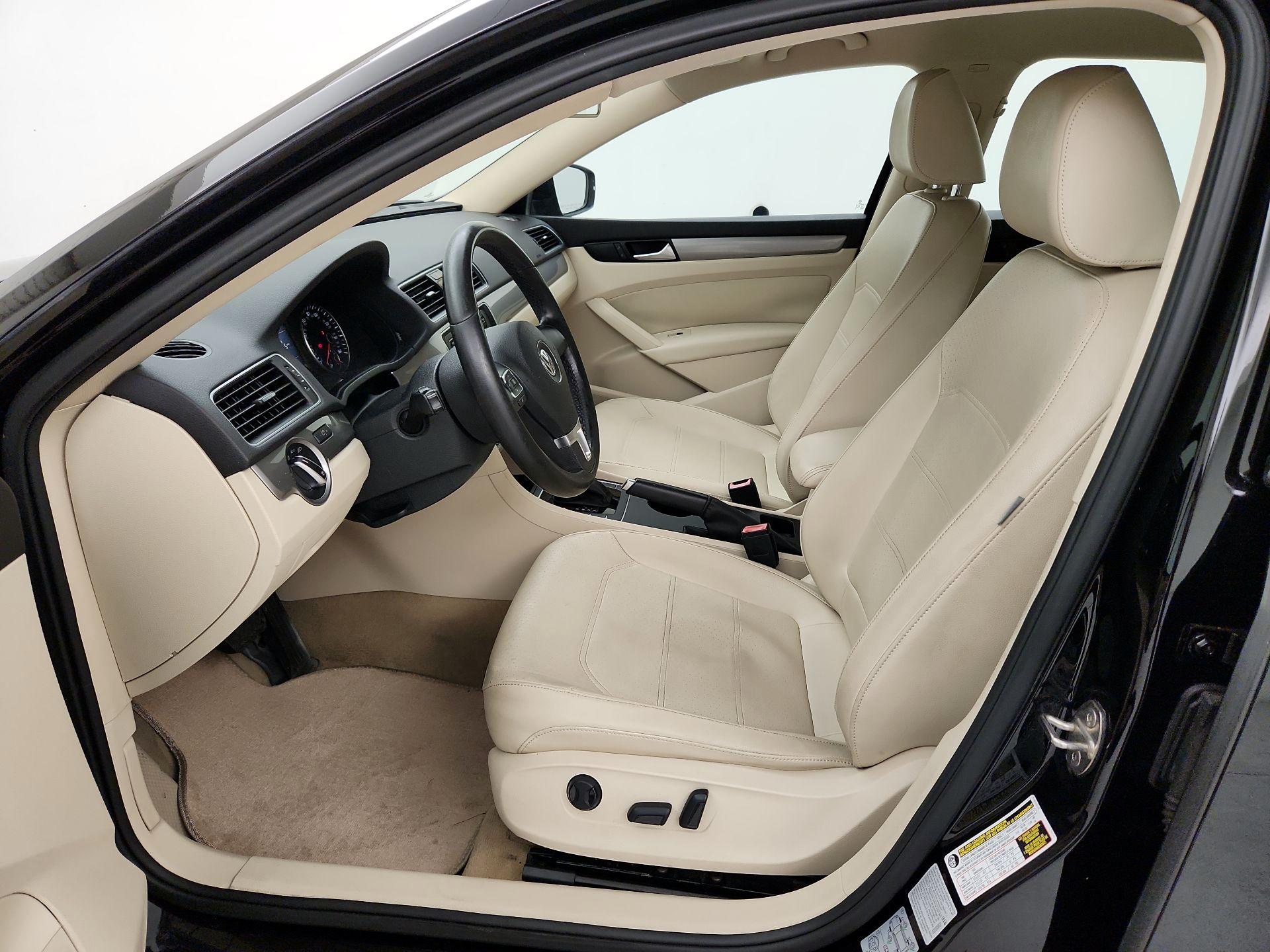 Thumbnail: 2015 Volkswagen Passat - 11