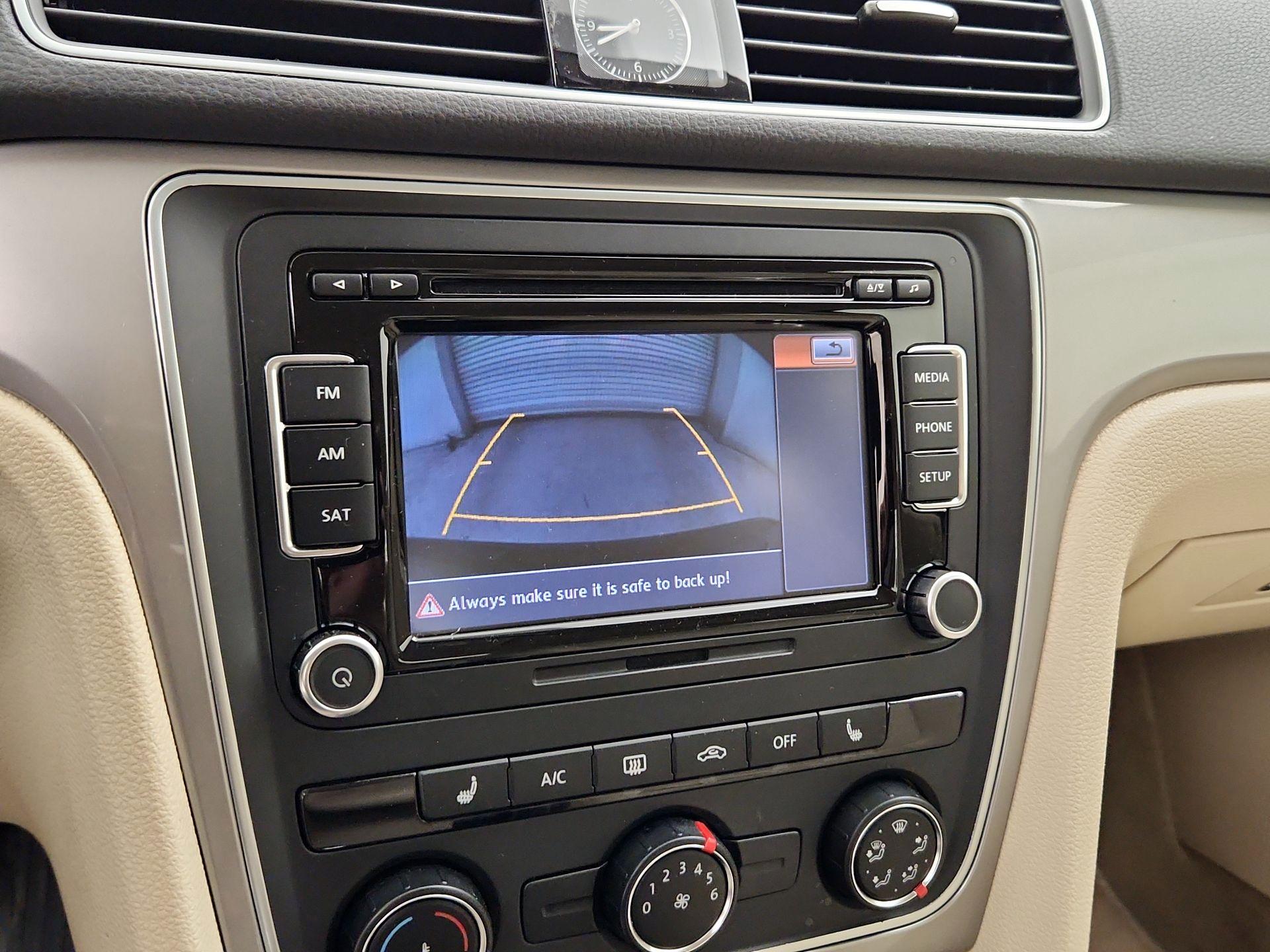 Thumbnail: 2015 Volkswagen Passat - 14