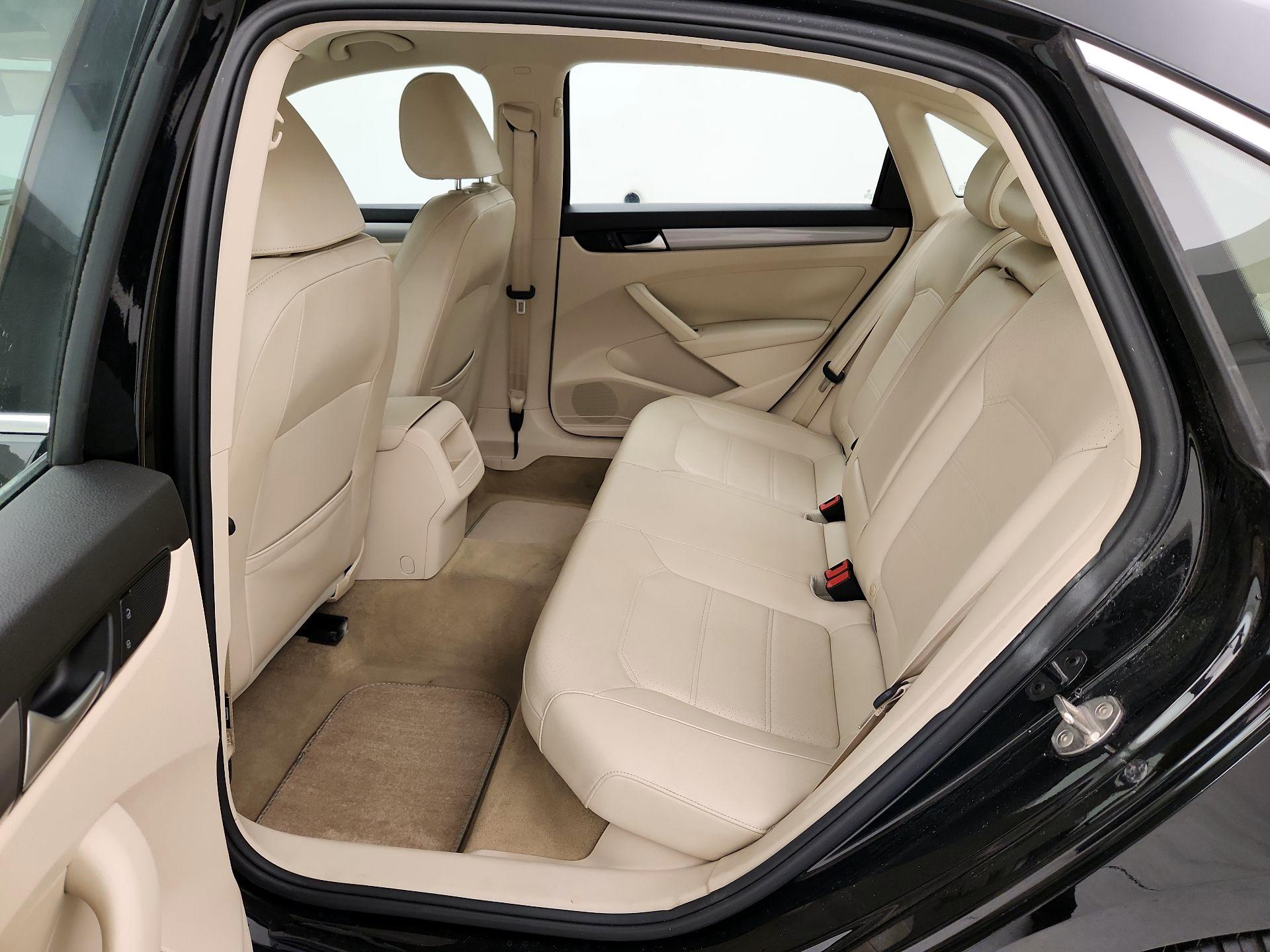 Thumbnail: 2015 Volkswagen Passat - 19