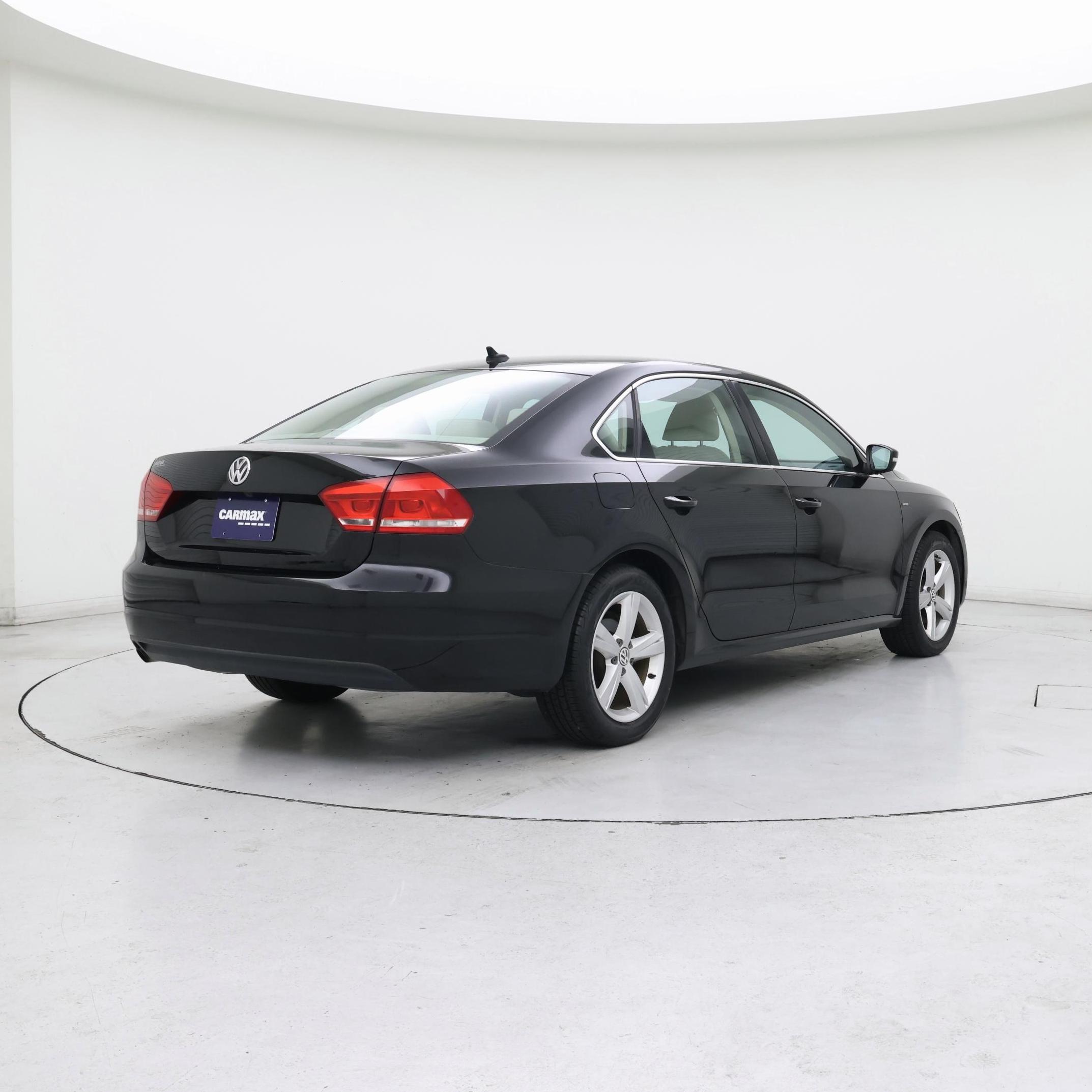 Thumbnail: 2015 Volkswagen Passat - 8