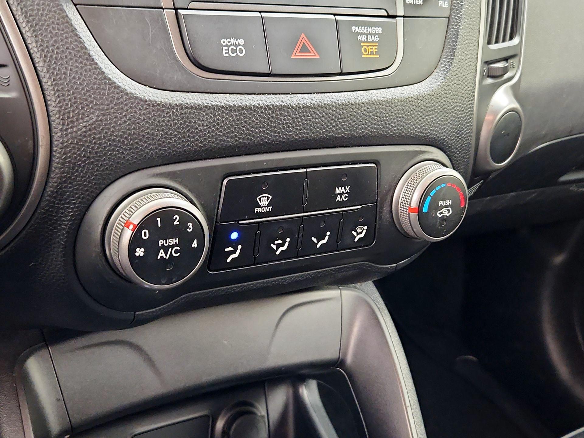 Thumbnail: 2015 Hyundai Tucson - 16