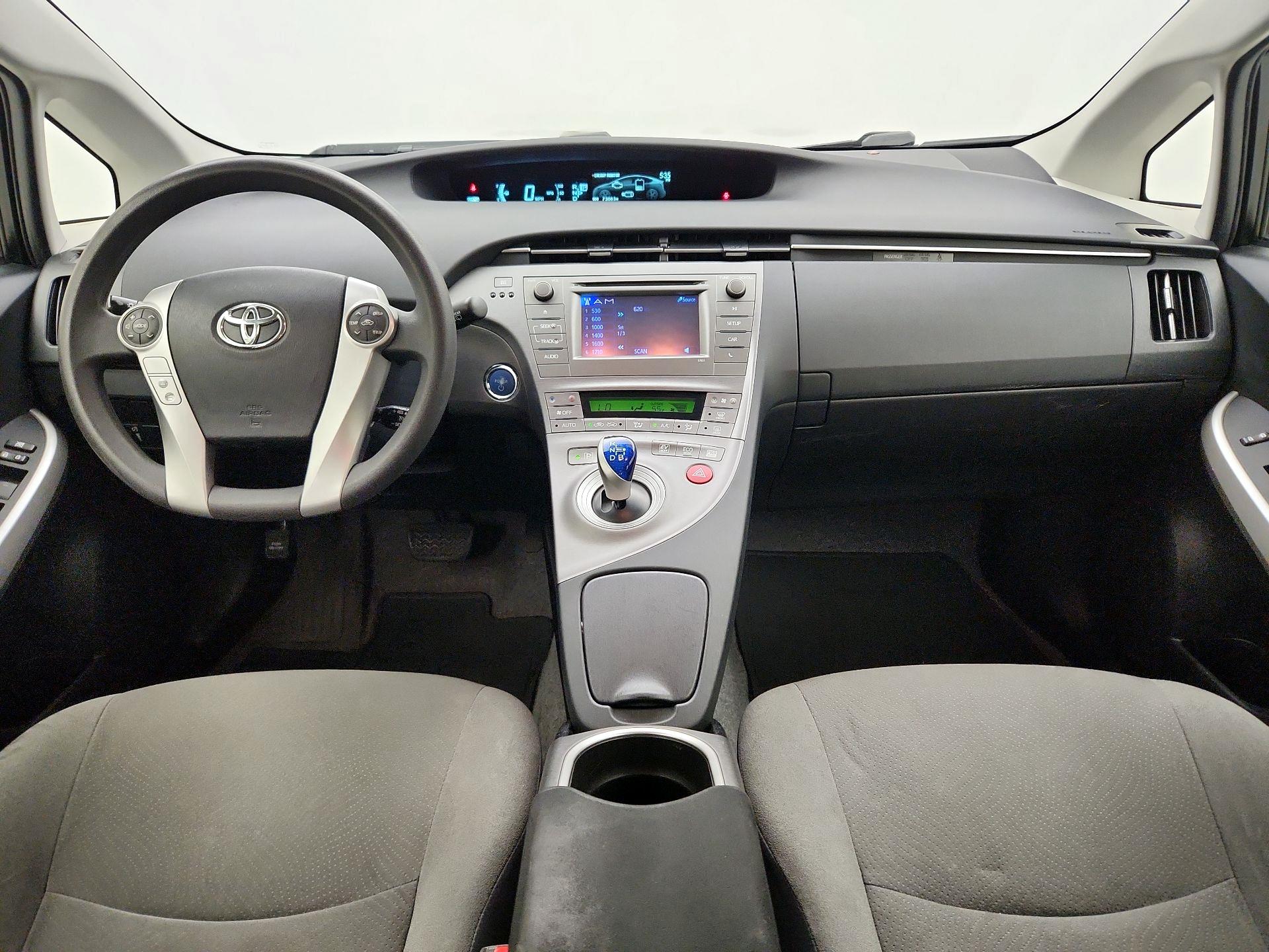 Thumbnail: 2015 Toyota Prius - 9