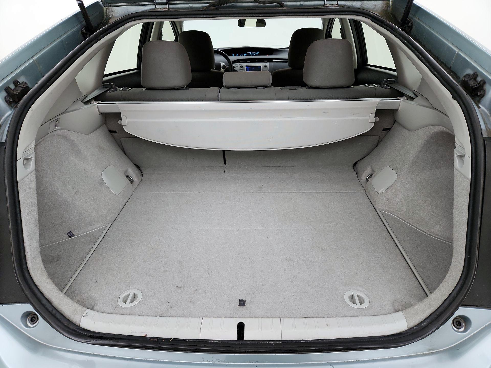 Thumbnail: 2015 Toyota Prius - 20