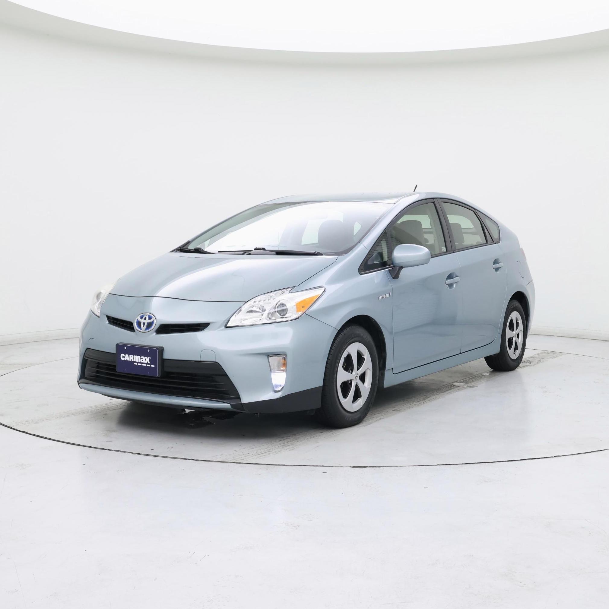 Thumbnail: 2015 Toyota Prius - 4