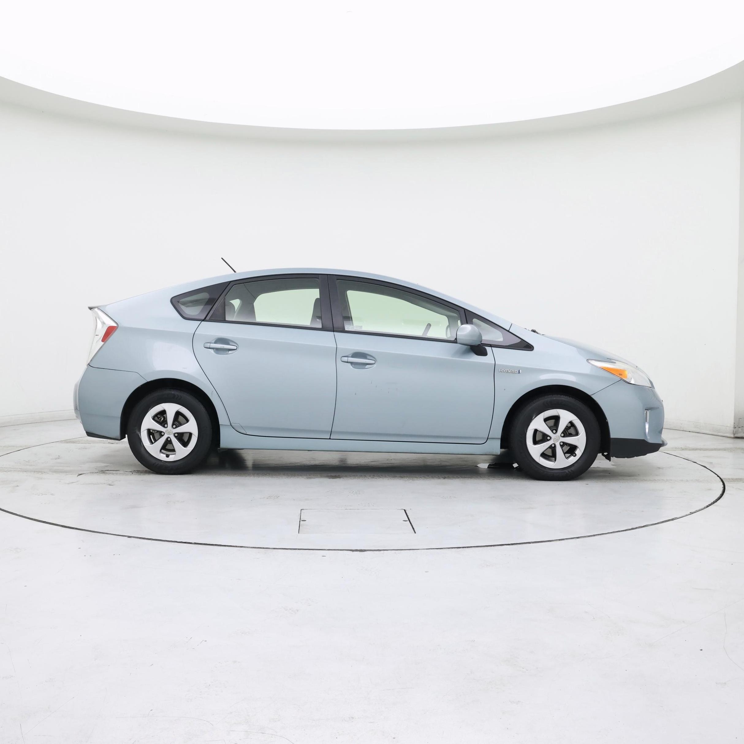 Thumbnail: 2015 Toyota Prius - 7