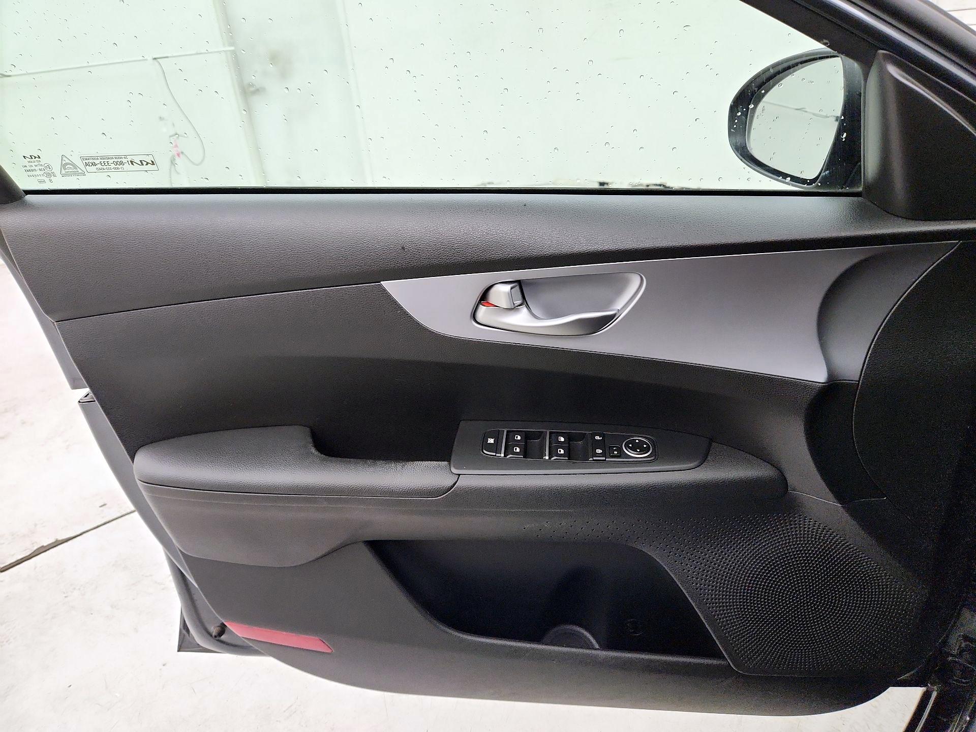 Thumbnail: 2023 Kia Forte - 12