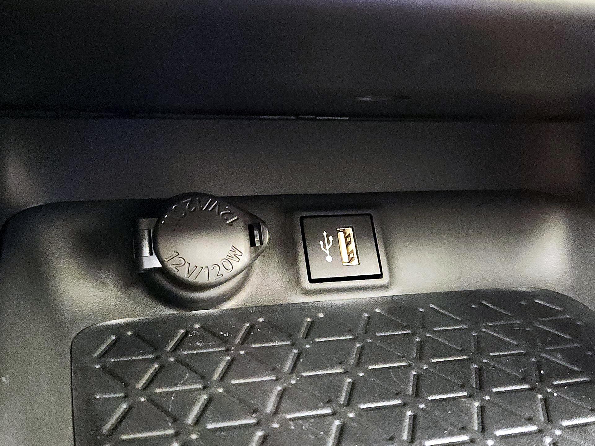 Thumbnail: 2025 Toyota RAV4 - 18