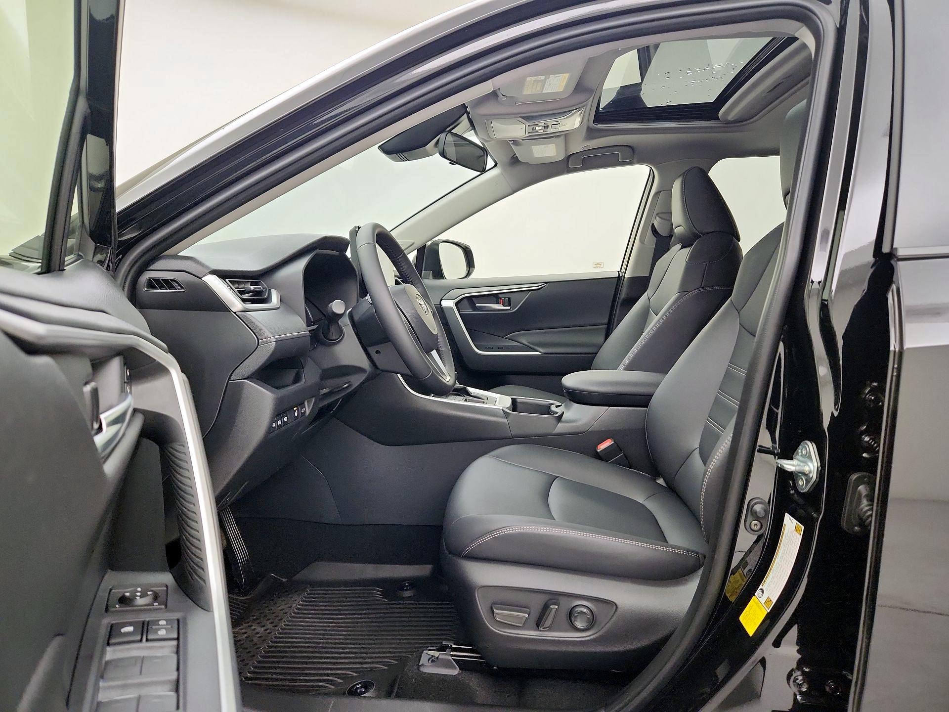 Thumbnail: 2025 Toyota RAV4 - 19