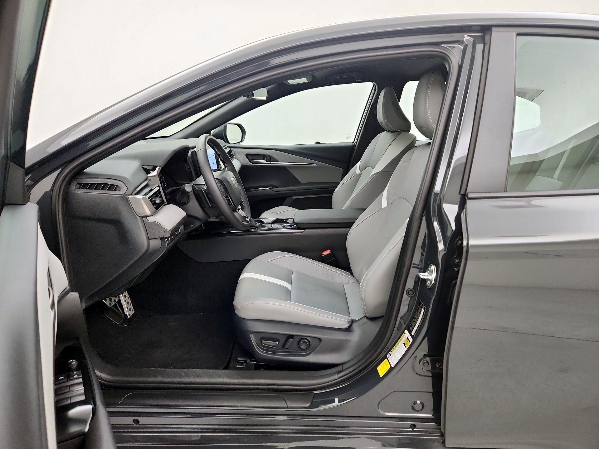 Thumbnail: 2025 Toyota Camry - 11