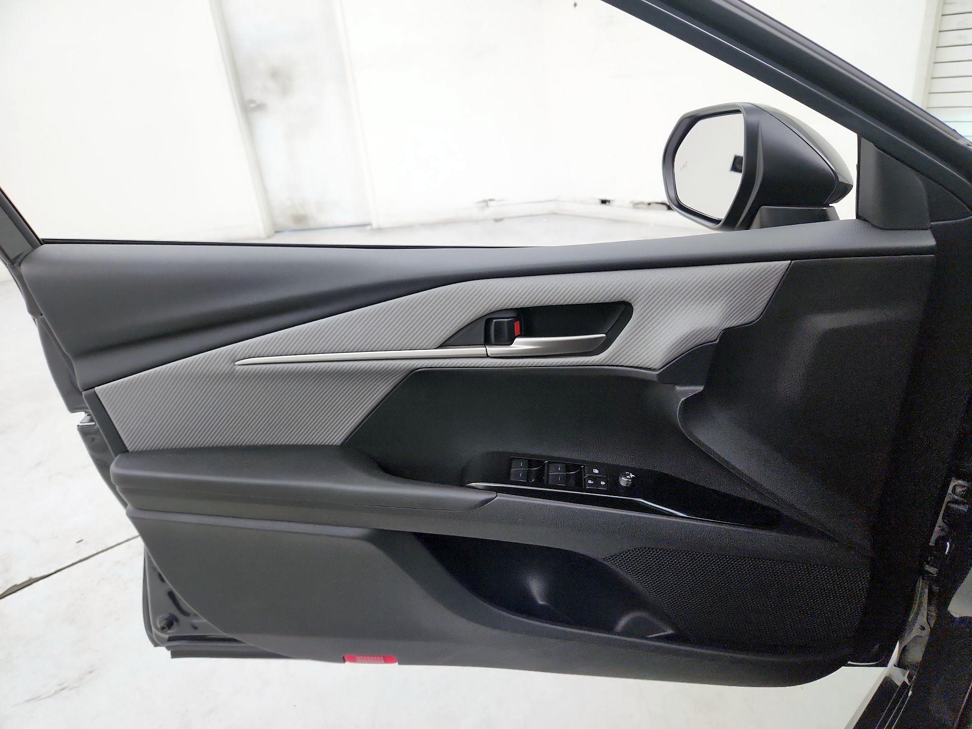 Thumbnail: 2025 Toyota Camry - 12