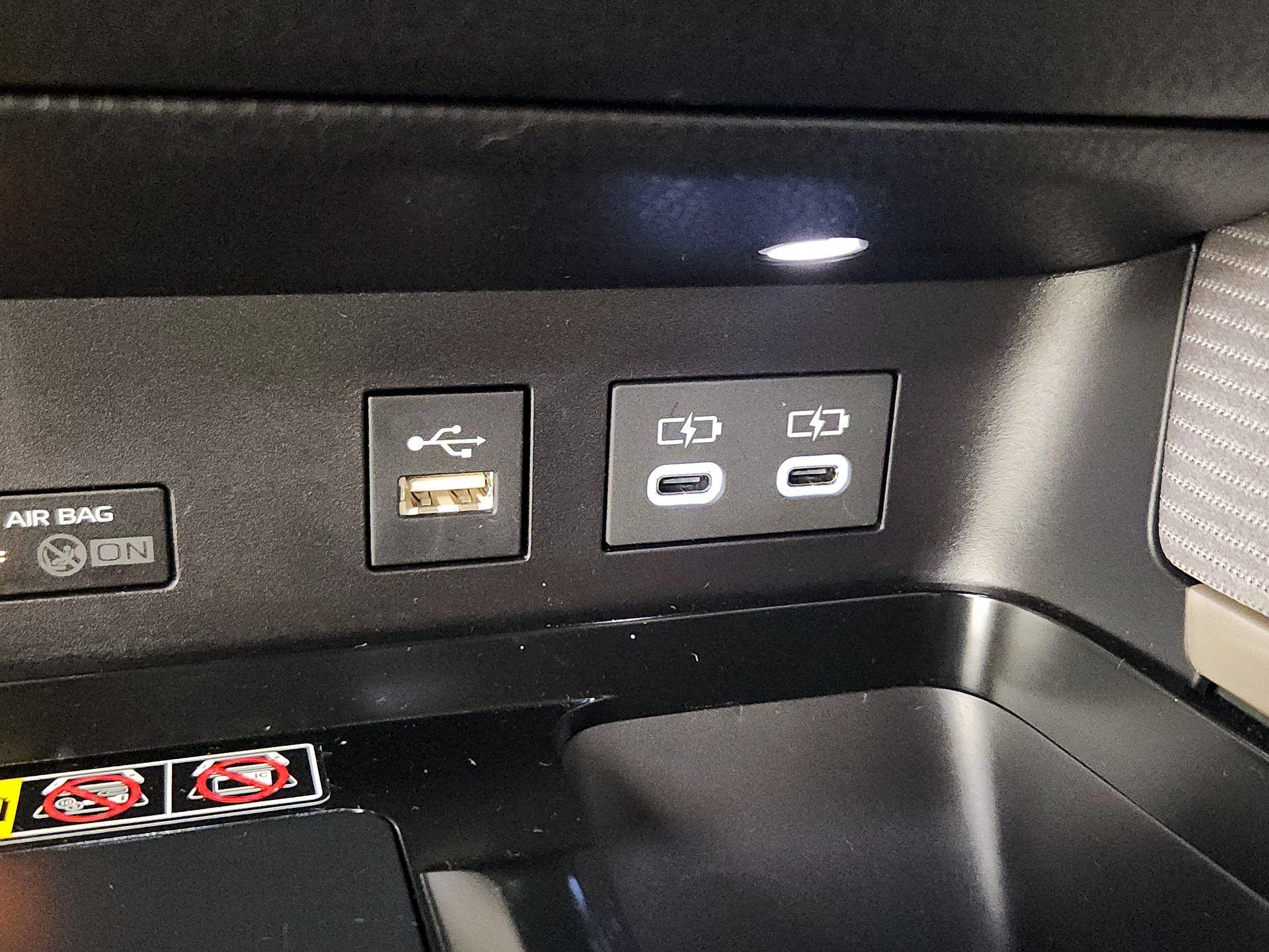 Thumbnail: 2025 Toyota Camry - 18