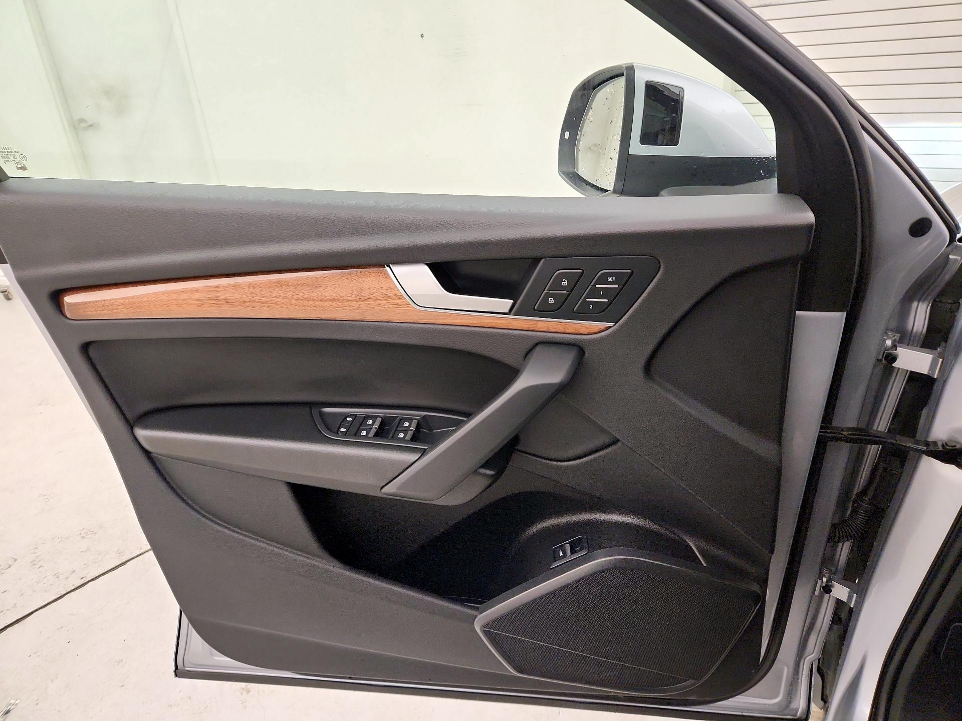 Thumbnail: 2022 Audi Q5 - 12