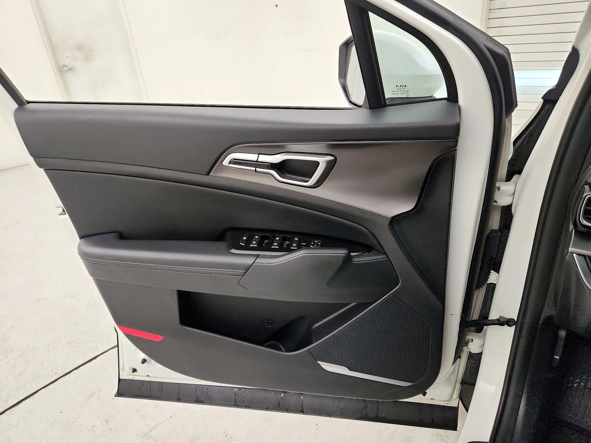 Thumbnail: 2023 Kia Sportage - 12