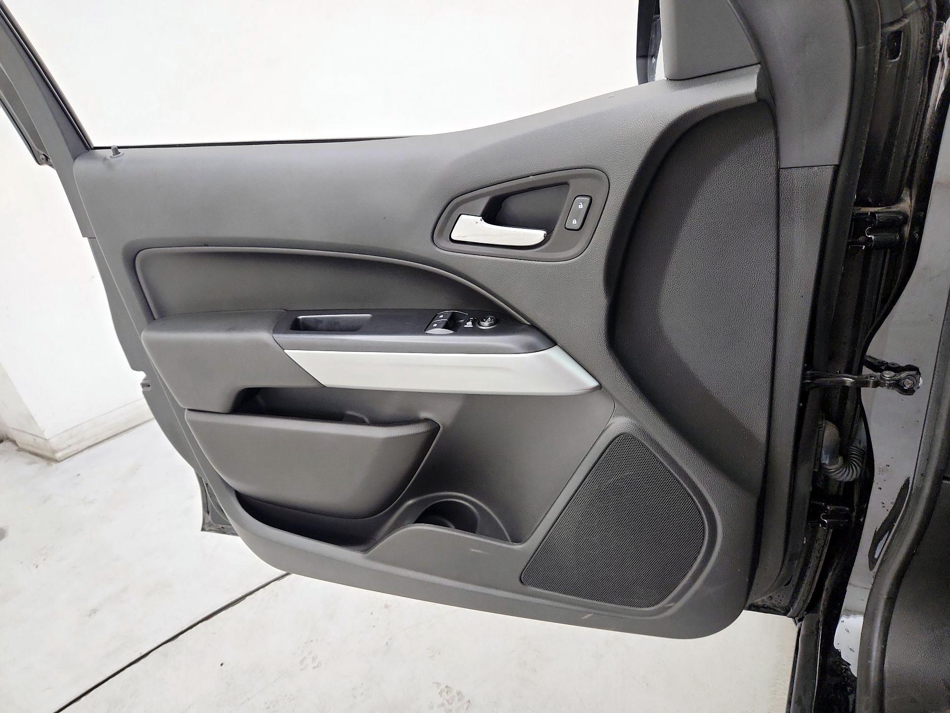 Thumbnail: 2022 Chevrolet Colorado - 12