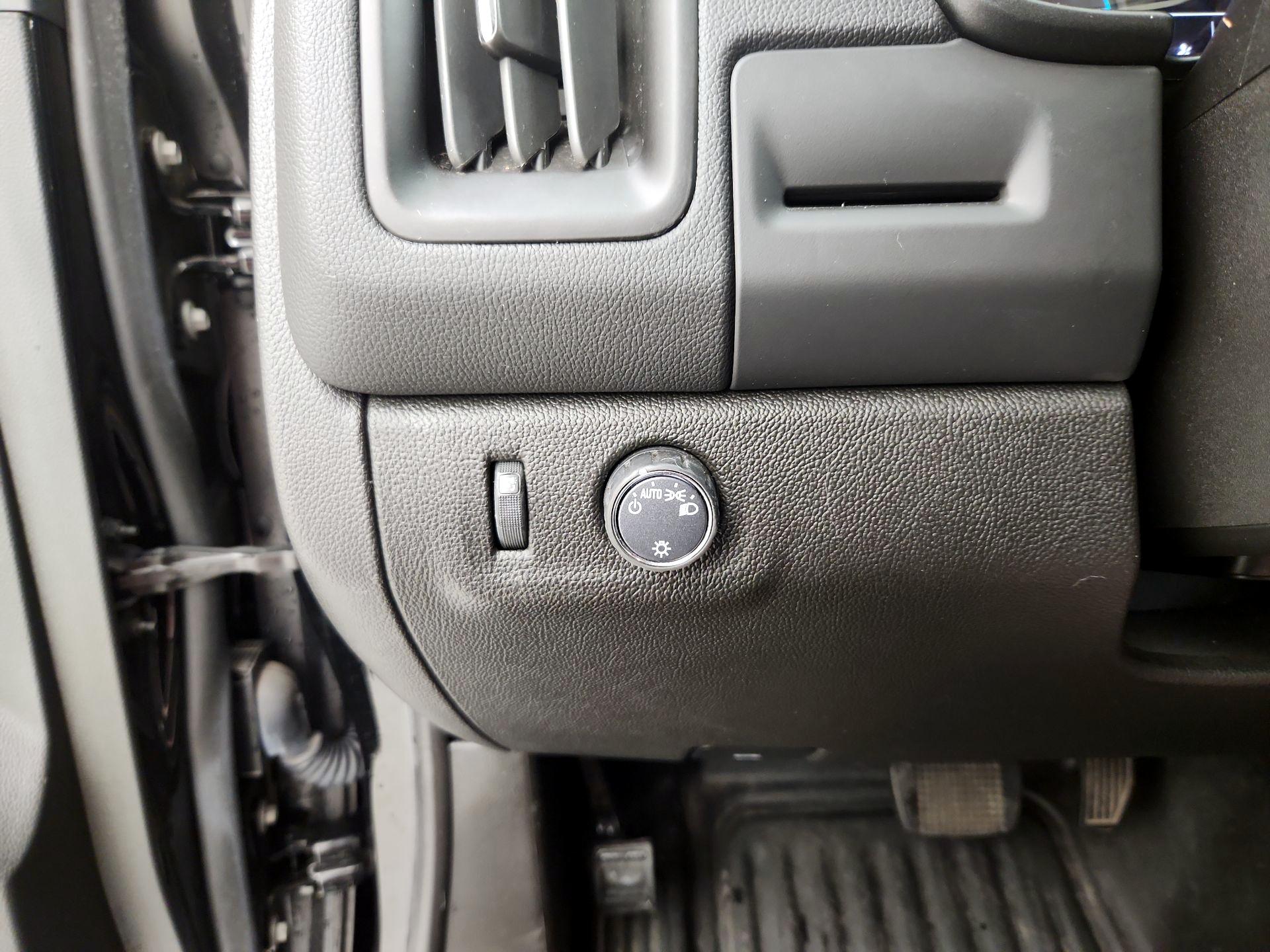 Thumbnail: 2022 Chevrolet Colorado - 13