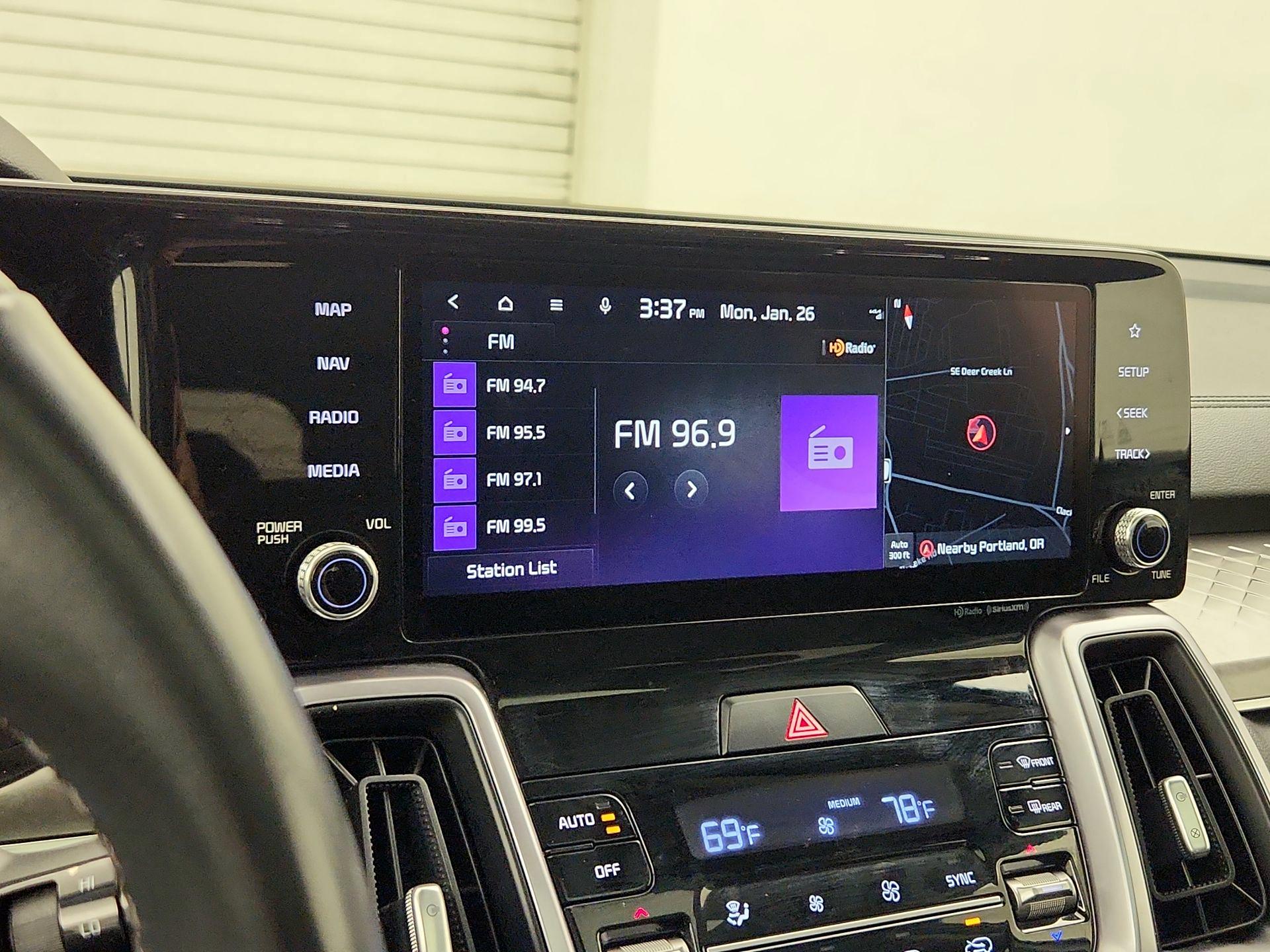 Thumbnail: 2023 Kia Sorento - 16