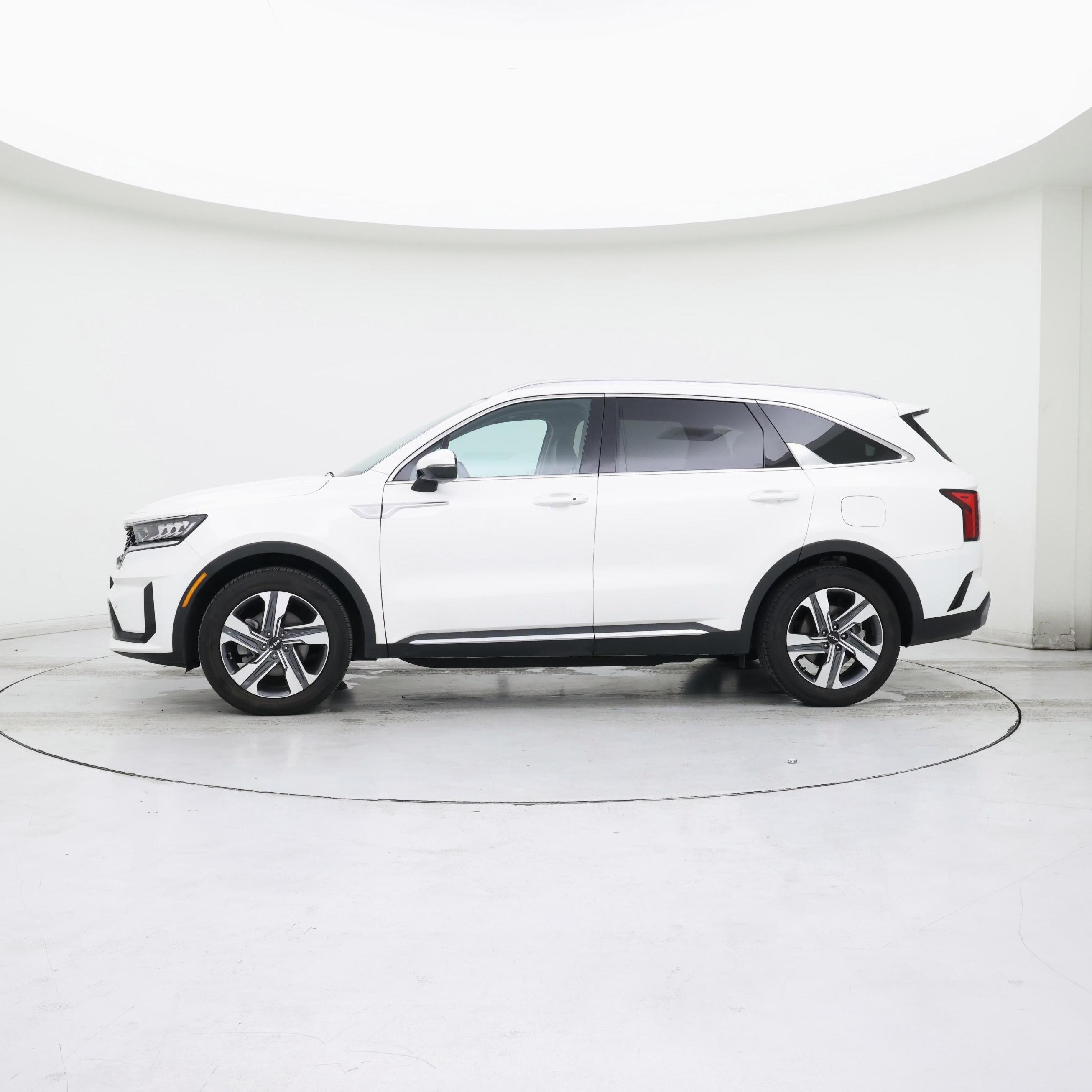 Thumbnail: 2023 Kia Sorento - 3