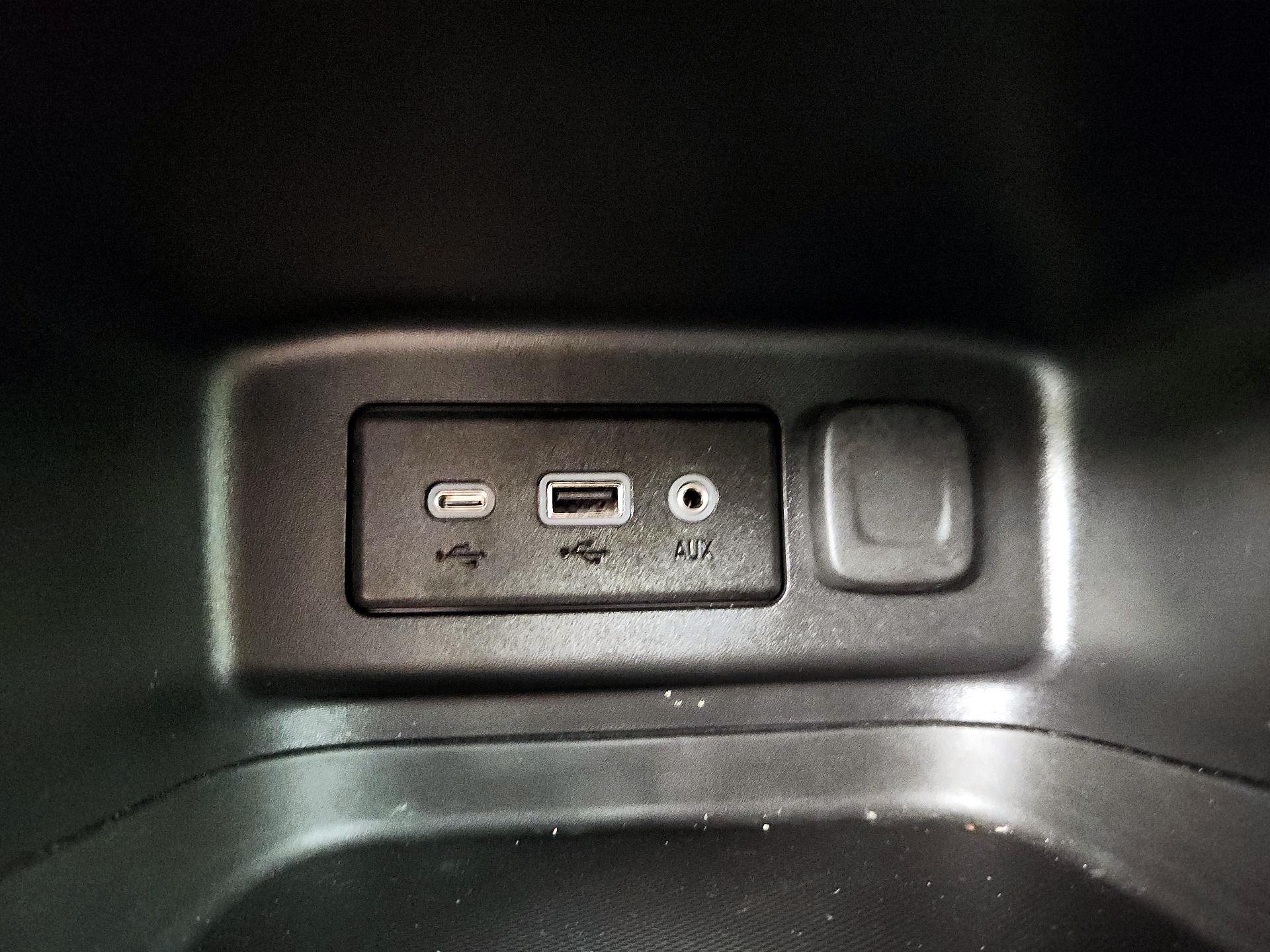 Thumbnail: 2023 Chevrolet Equinox - 18