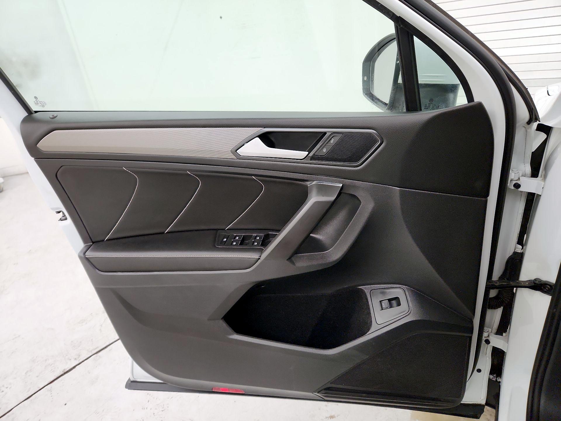 Thumbnail: 2022 Volkswagen Tiguan - 12