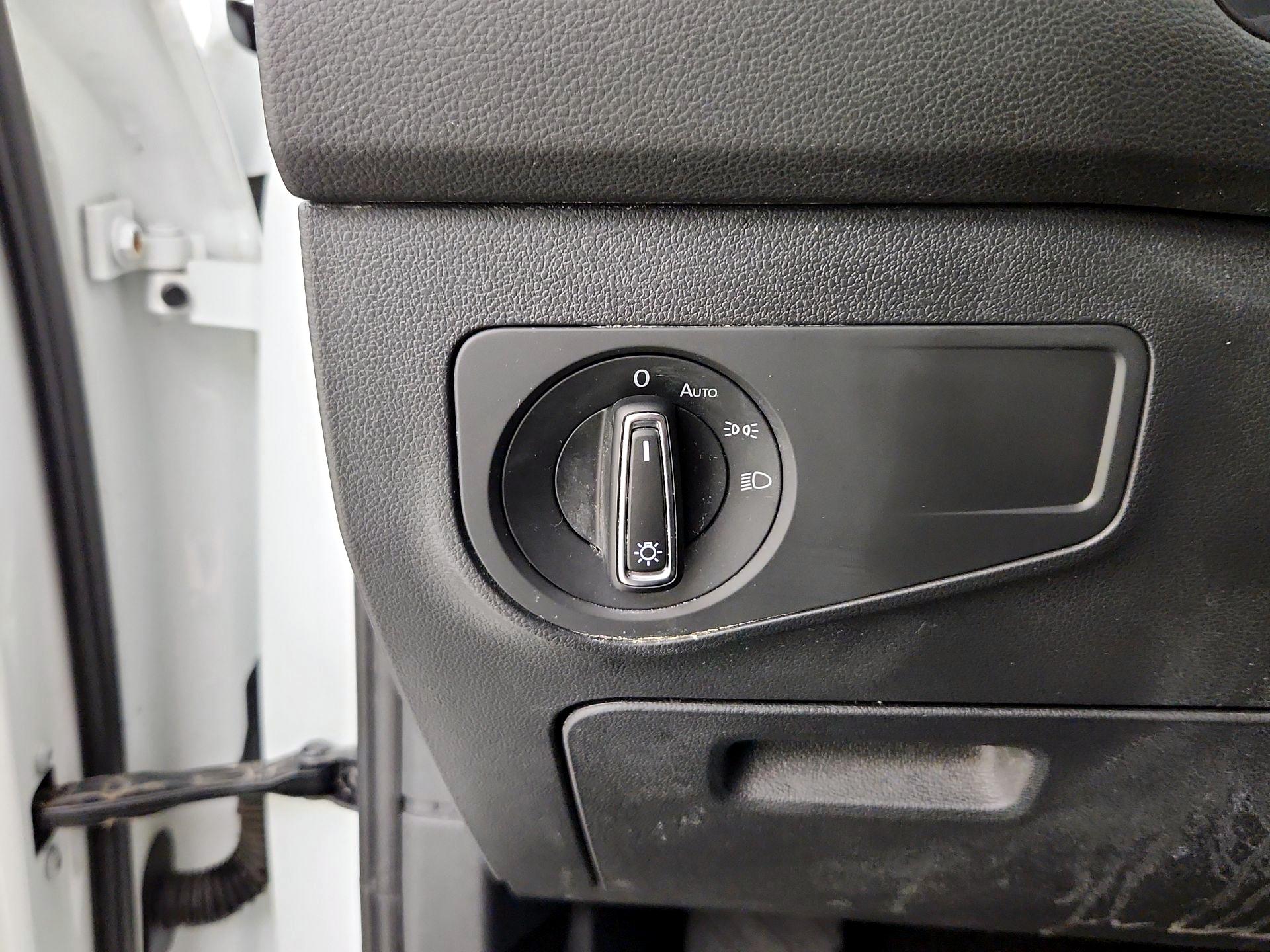 Thumbnail: 2022 Volkswagen Tiguan - 13