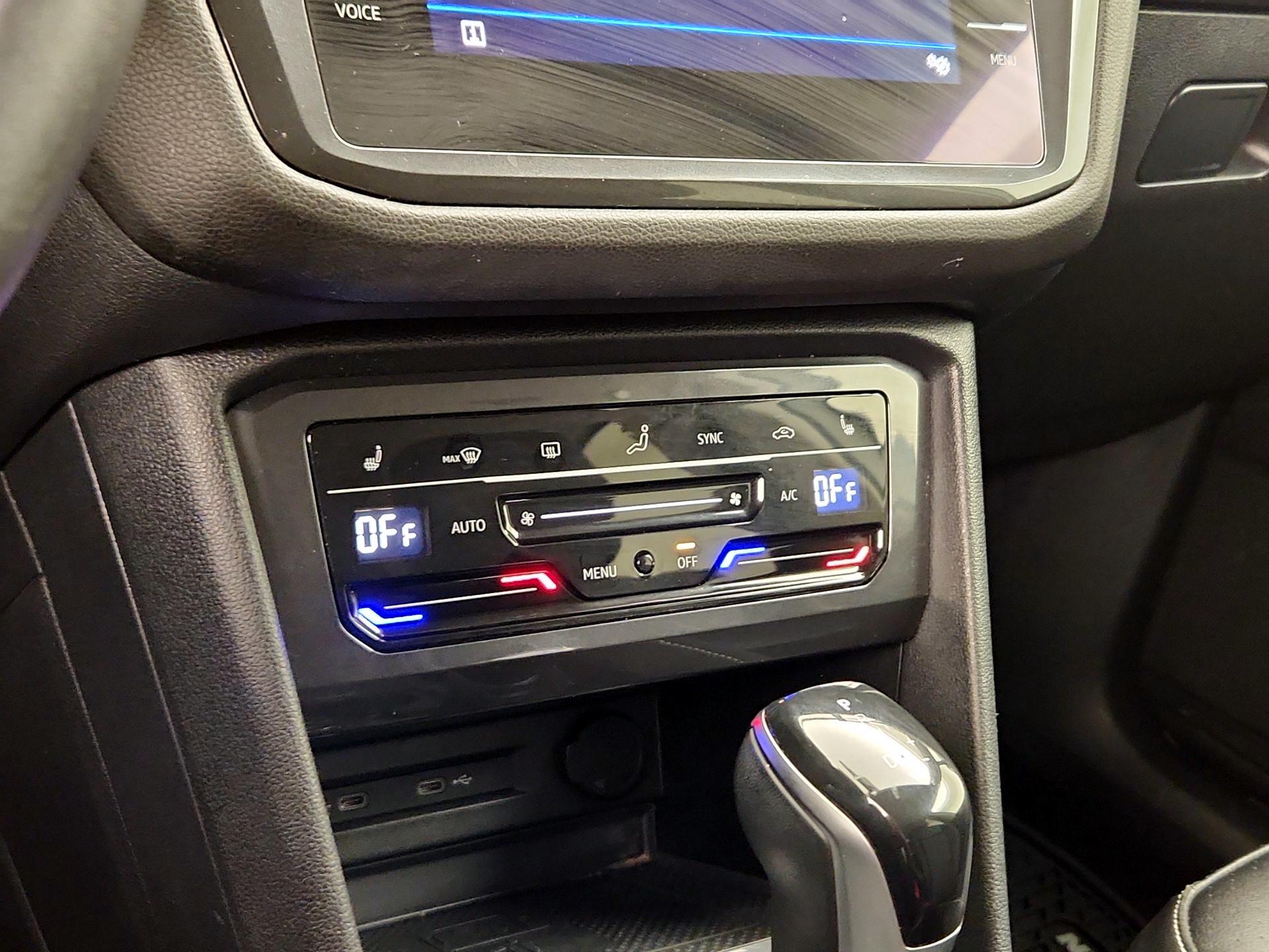 Thumbnail: 2022 Volkswagen Tiguan - 16