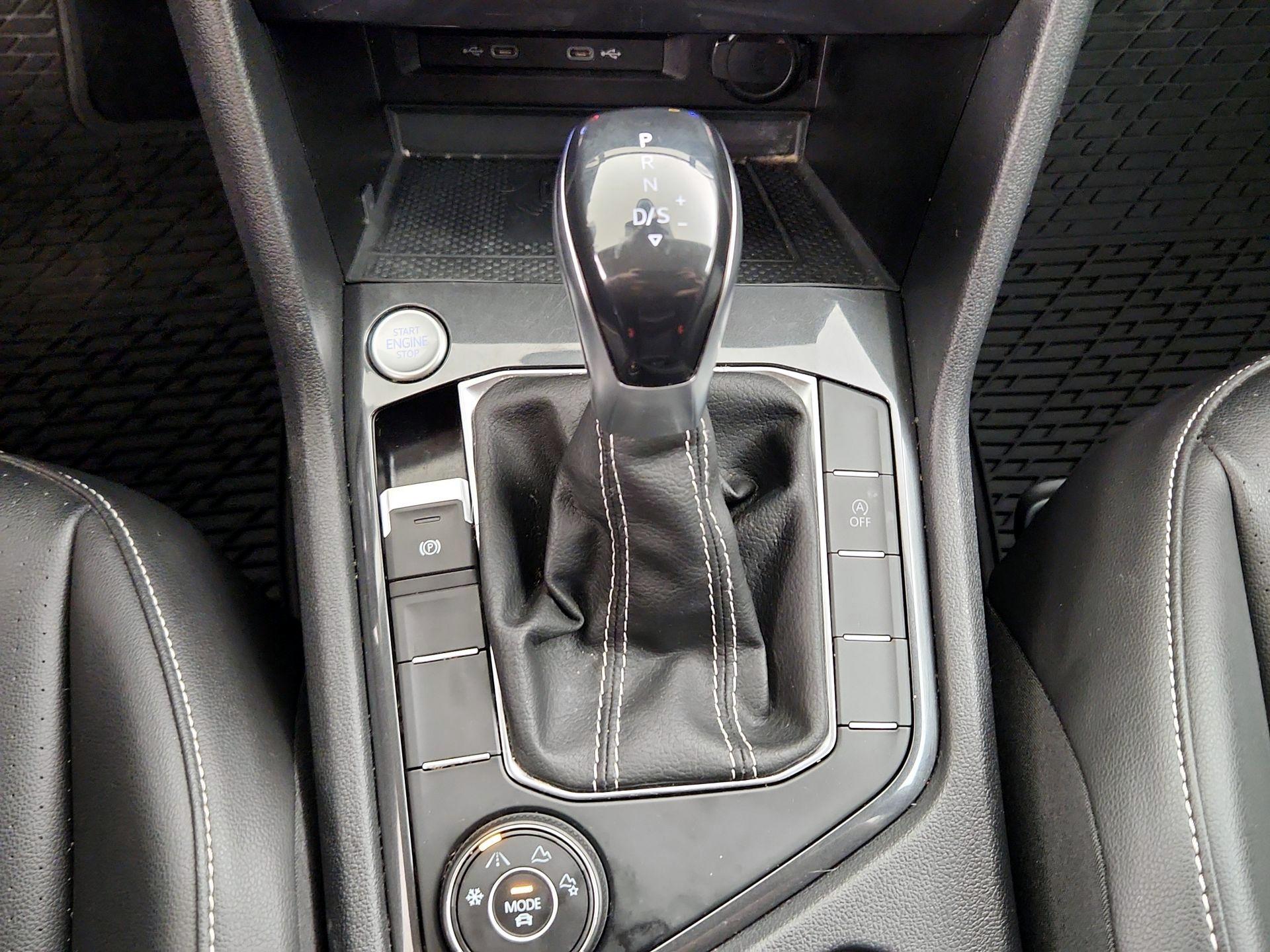 Thumbnail: 2022 Volkswagen Tiguan - 17