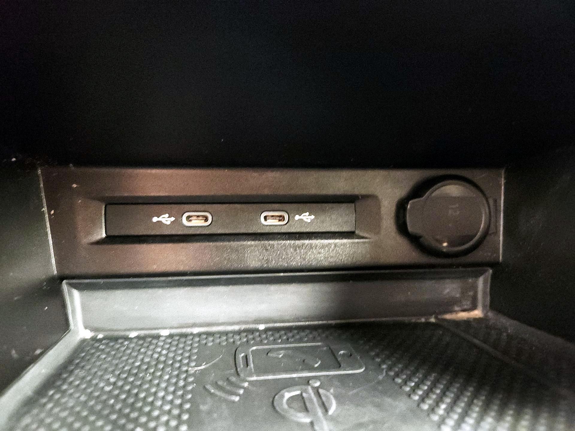 Thumbnail: 2022 Volkswagen Tiguan - 18