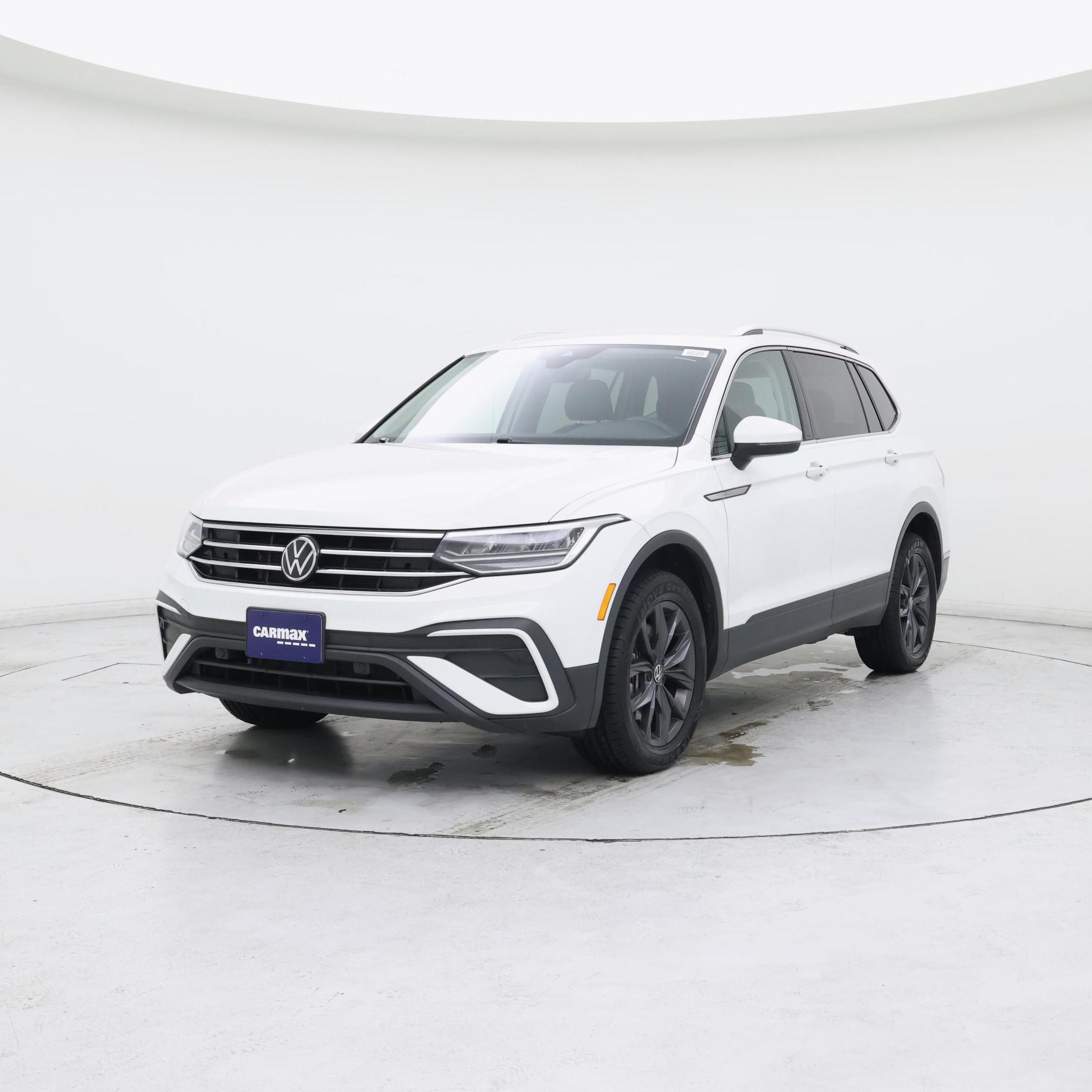 Thumbnail: 2022 Volkswagen Tiguan - 4