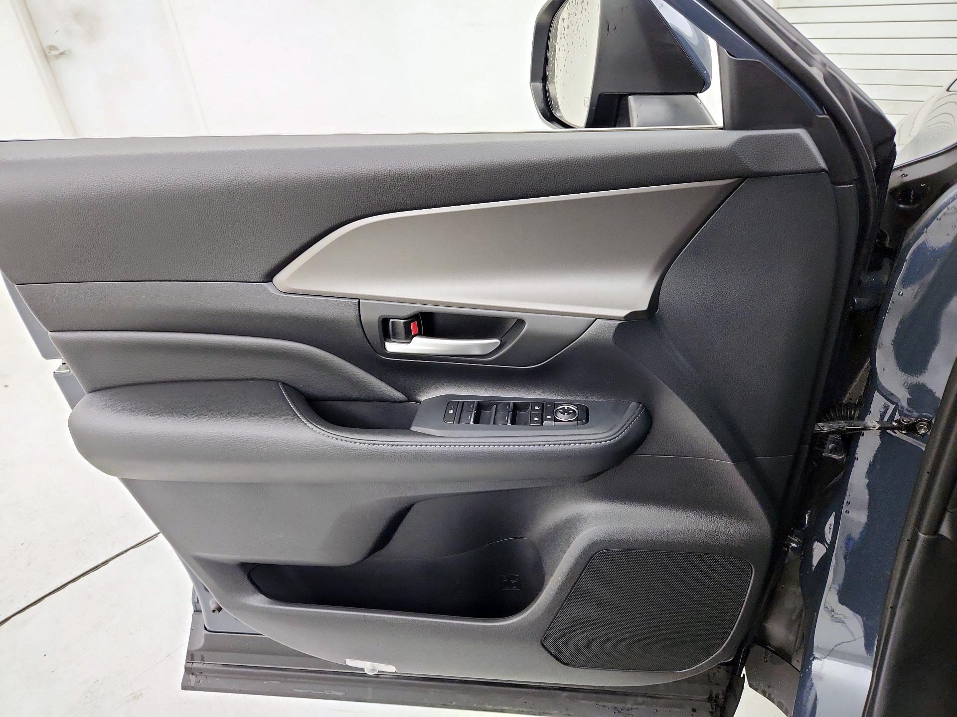 Thumbnail: 2024 Toyota Grand Highlander - 12