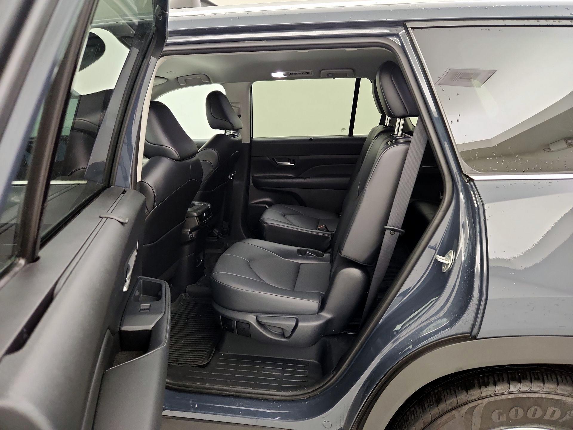 Thumbnail: 2024 Toyota Grand Highlander - 19