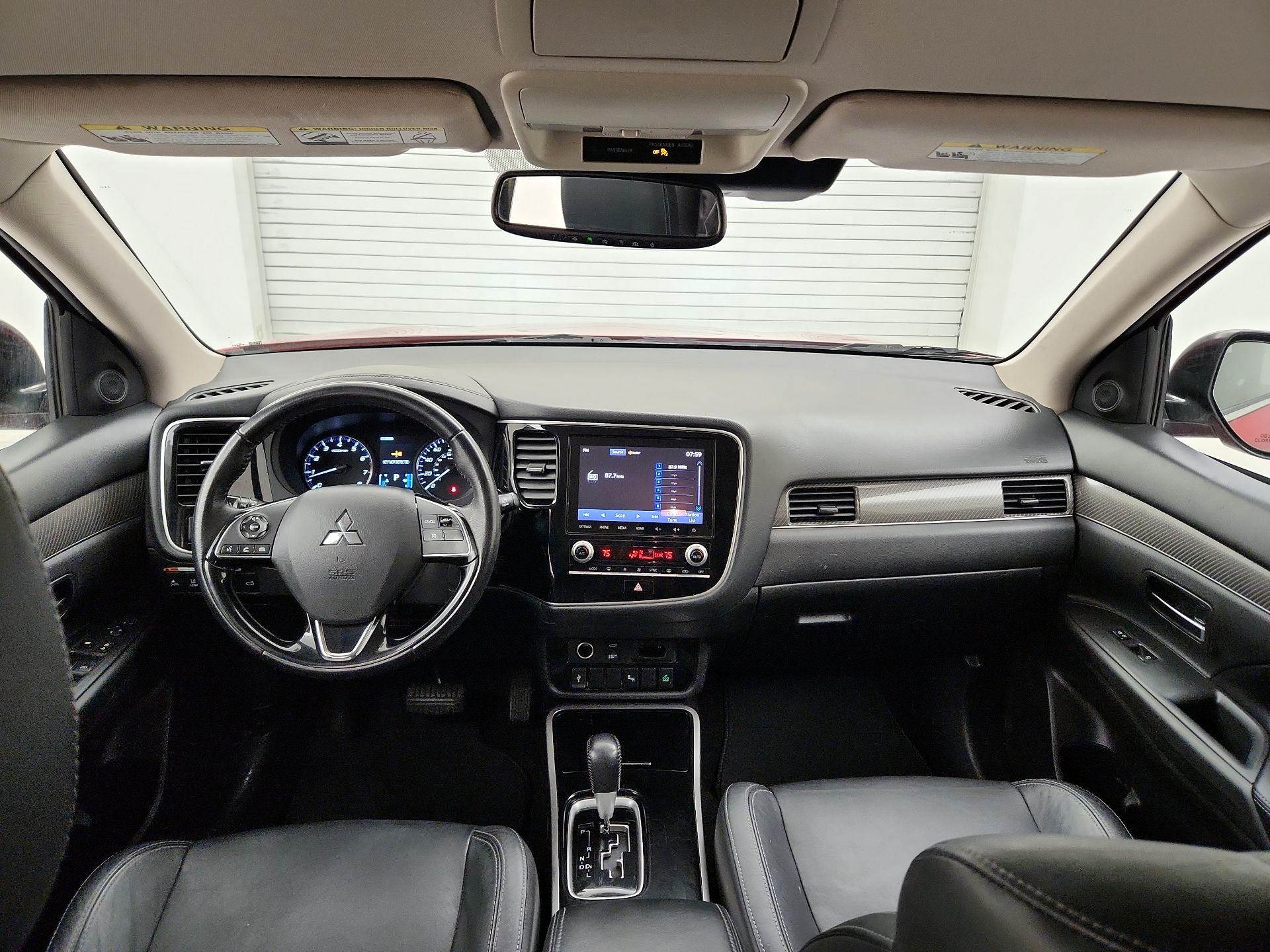 Thumbnail: 2020 Mitsubishi Outlander - 9