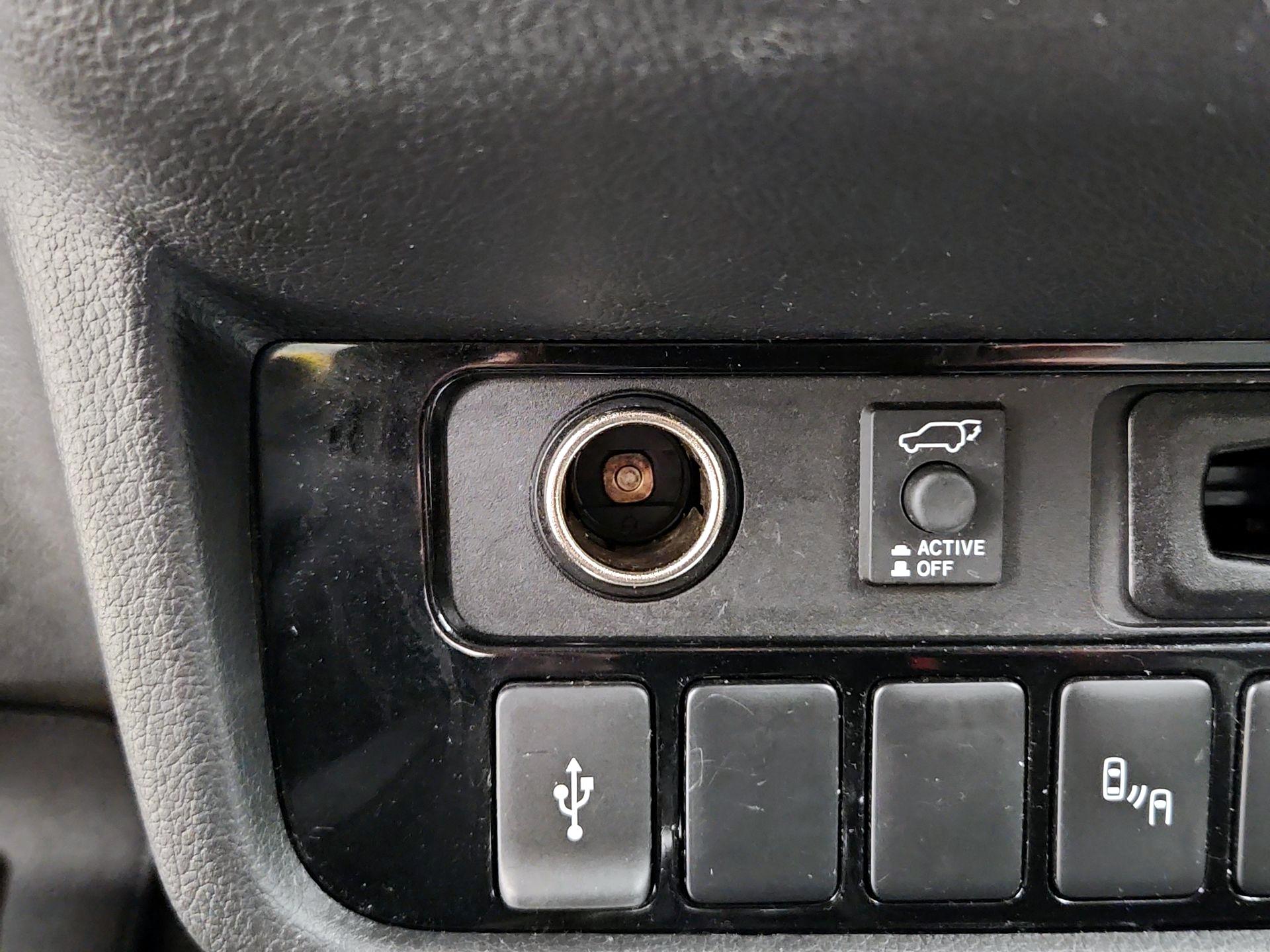 Thumbnail: 2020 Mitsubishi Outlander - 18