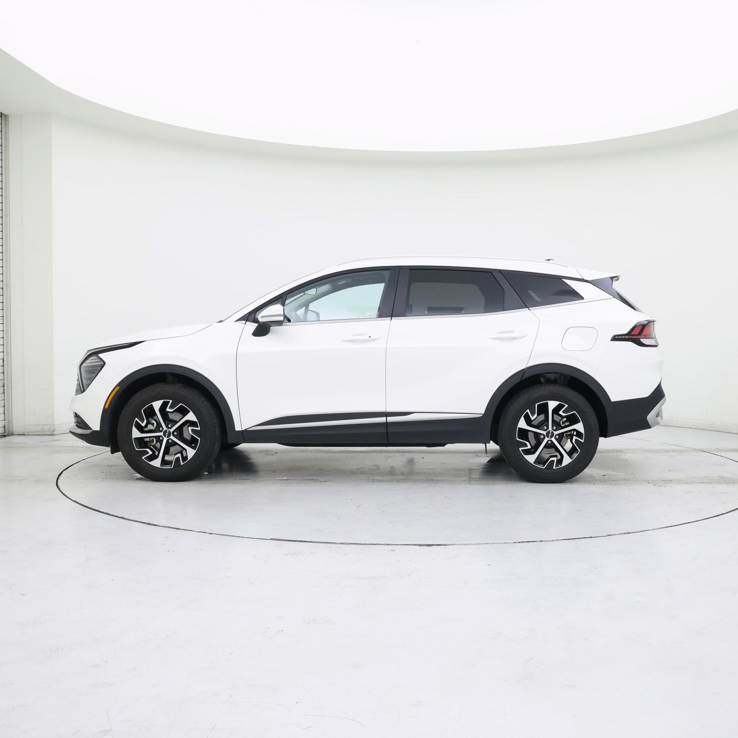 Thumbnail: 2024 Kia Sportage - 3