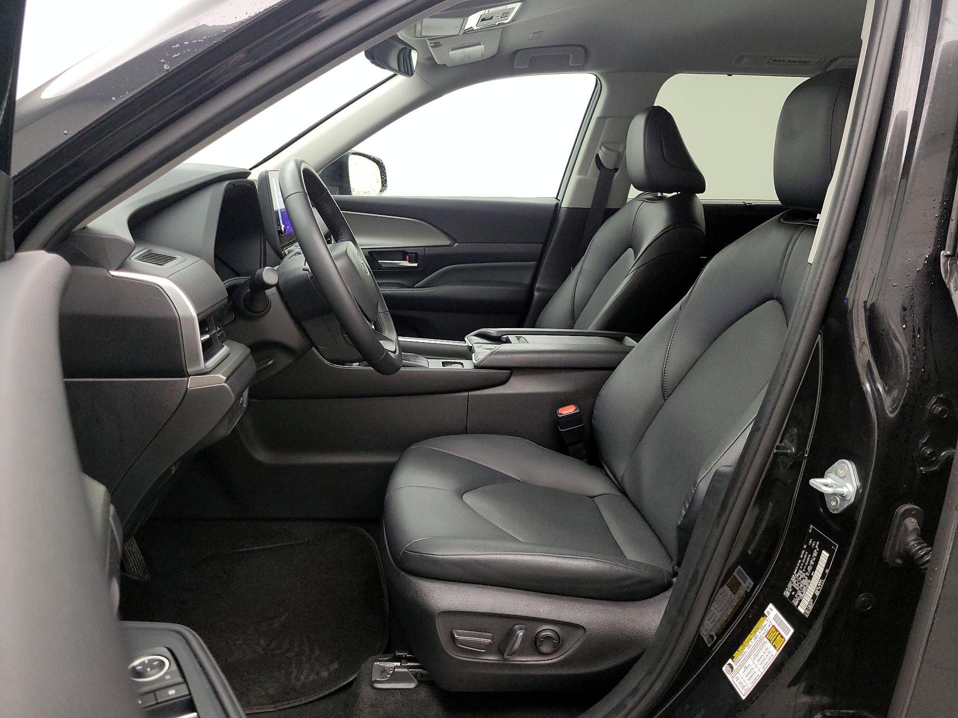 Thumbnail: 2025 Toyota Grand Highlander - 11