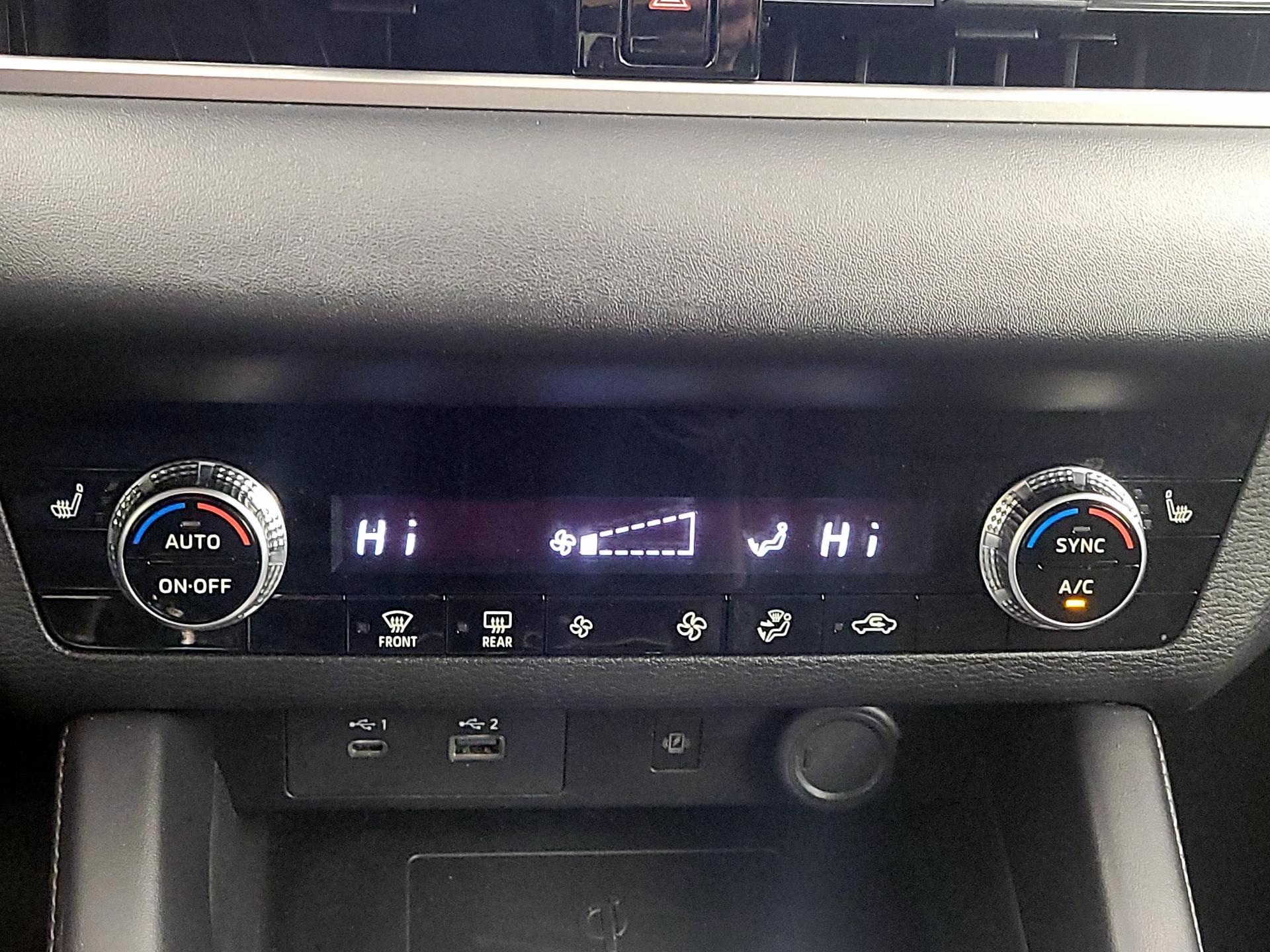 Thumbnail: 2024 Mitsubishi Outlander - 17