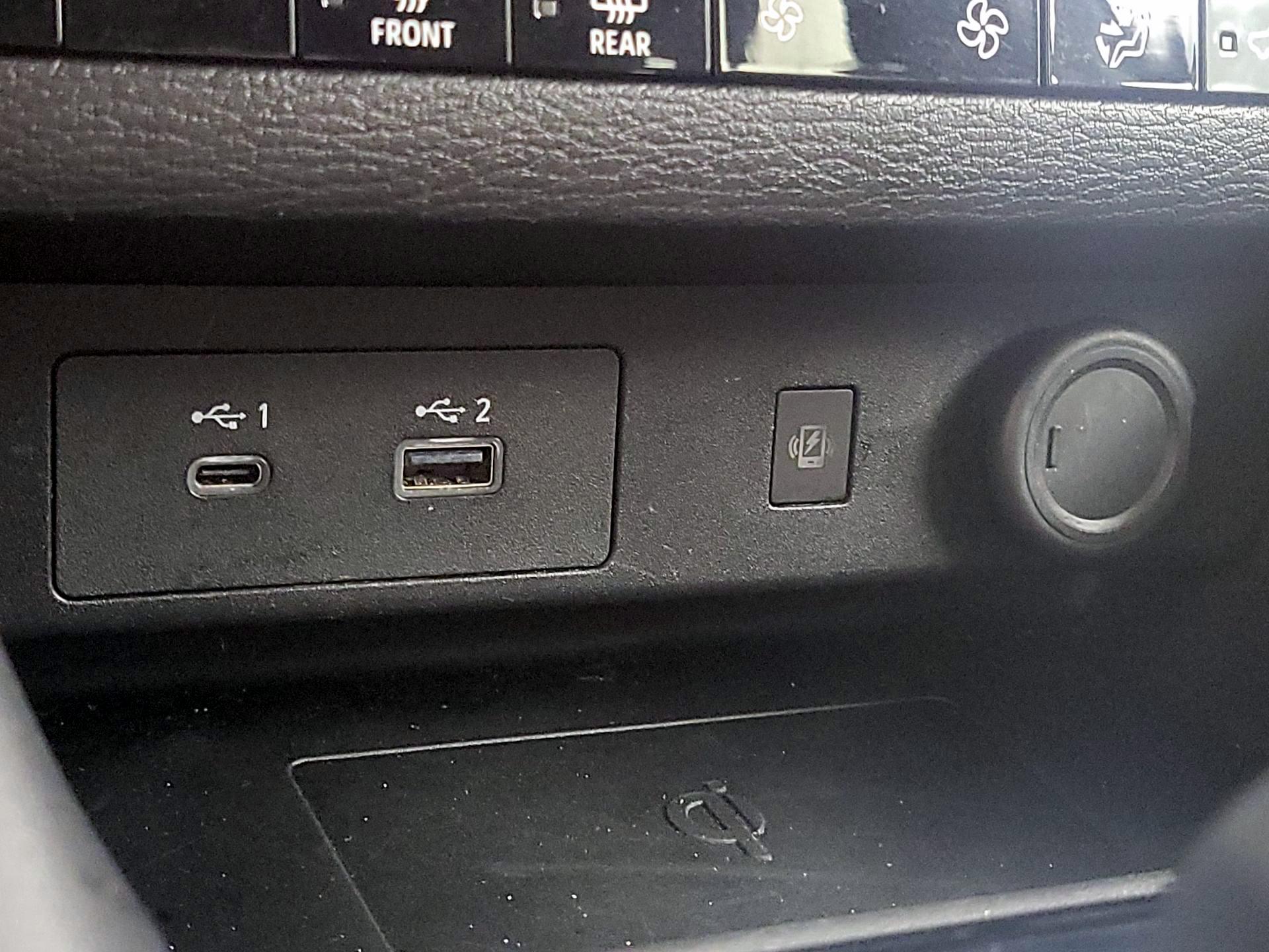 Thumbnail: 2024 Mitsubishi Outlander - 19