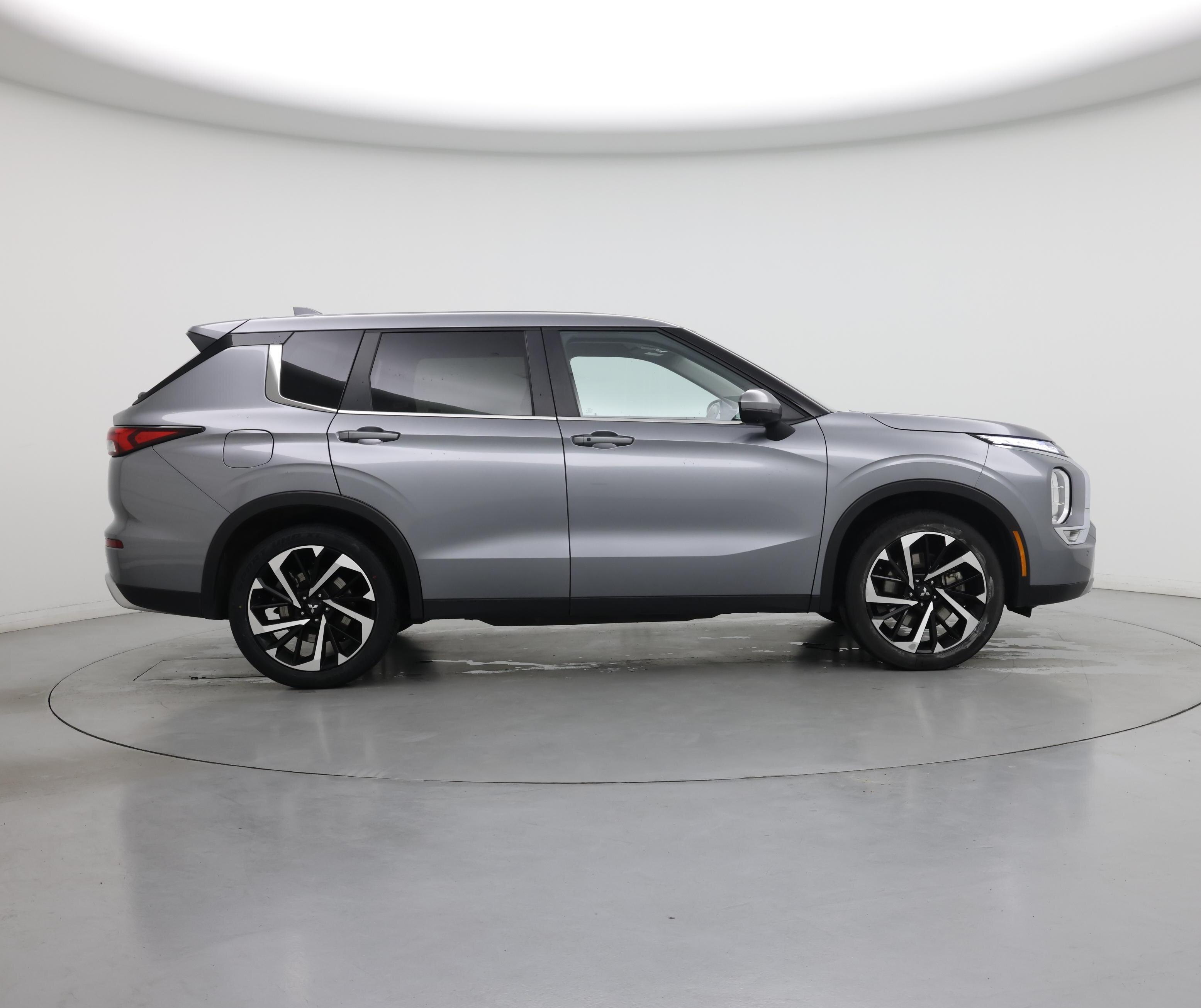 Thumbnail: 2024 Mitsubishi Outlander - 7