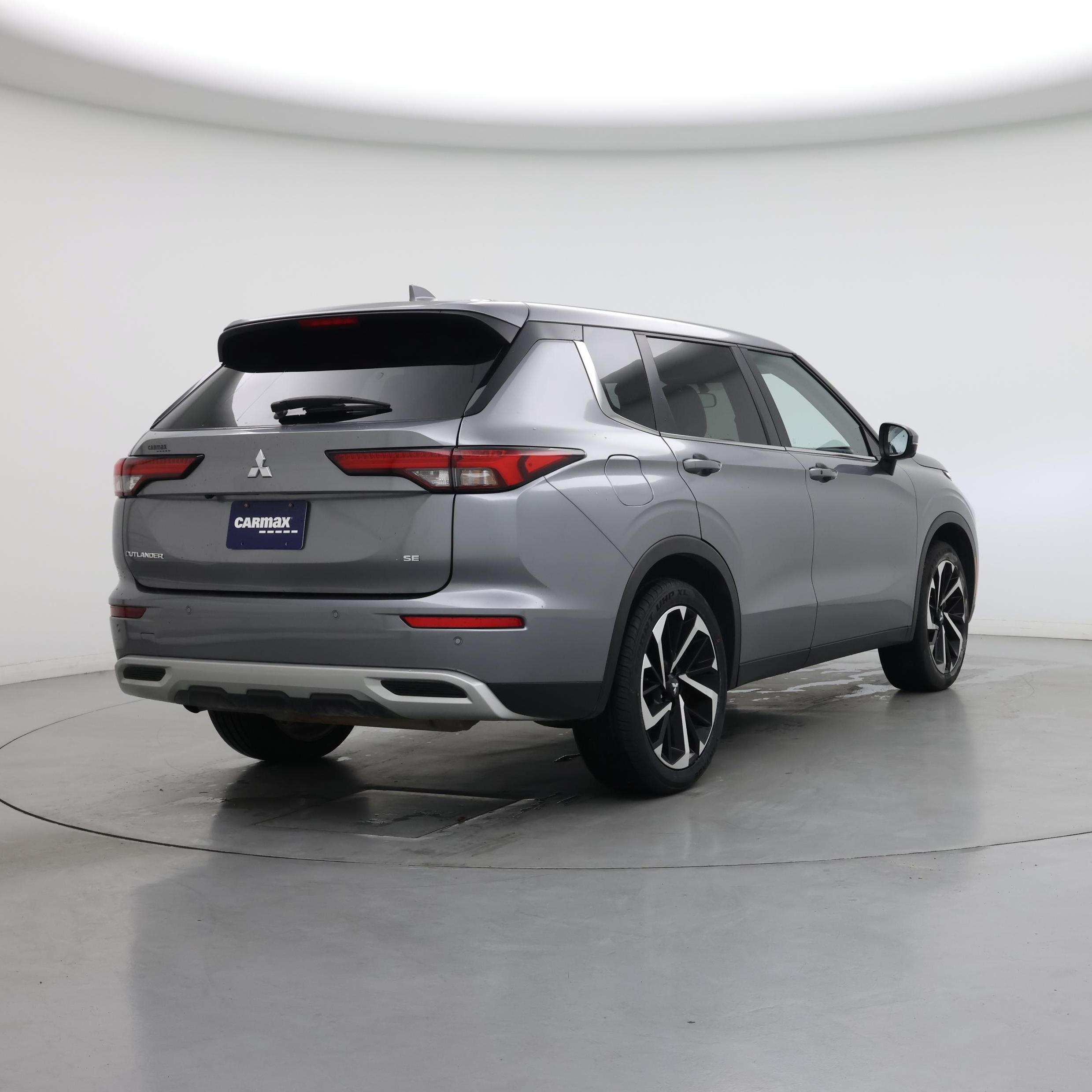 Thumbnail: 2024 Mitsubishi Outlander - 8