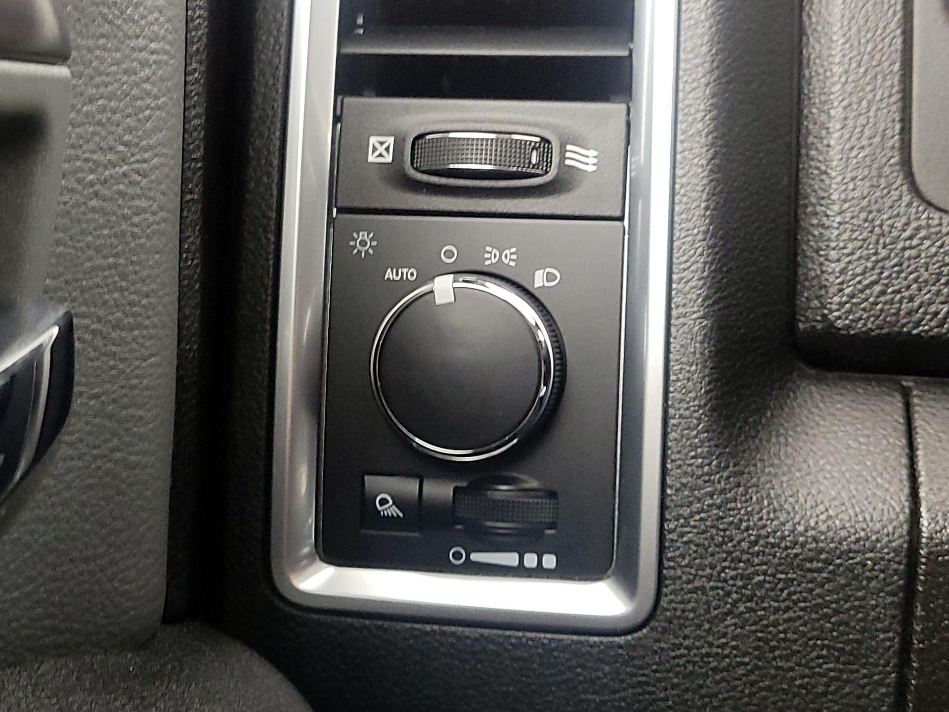 Thumbnail: 2023 RAM 1500 Classic - 13